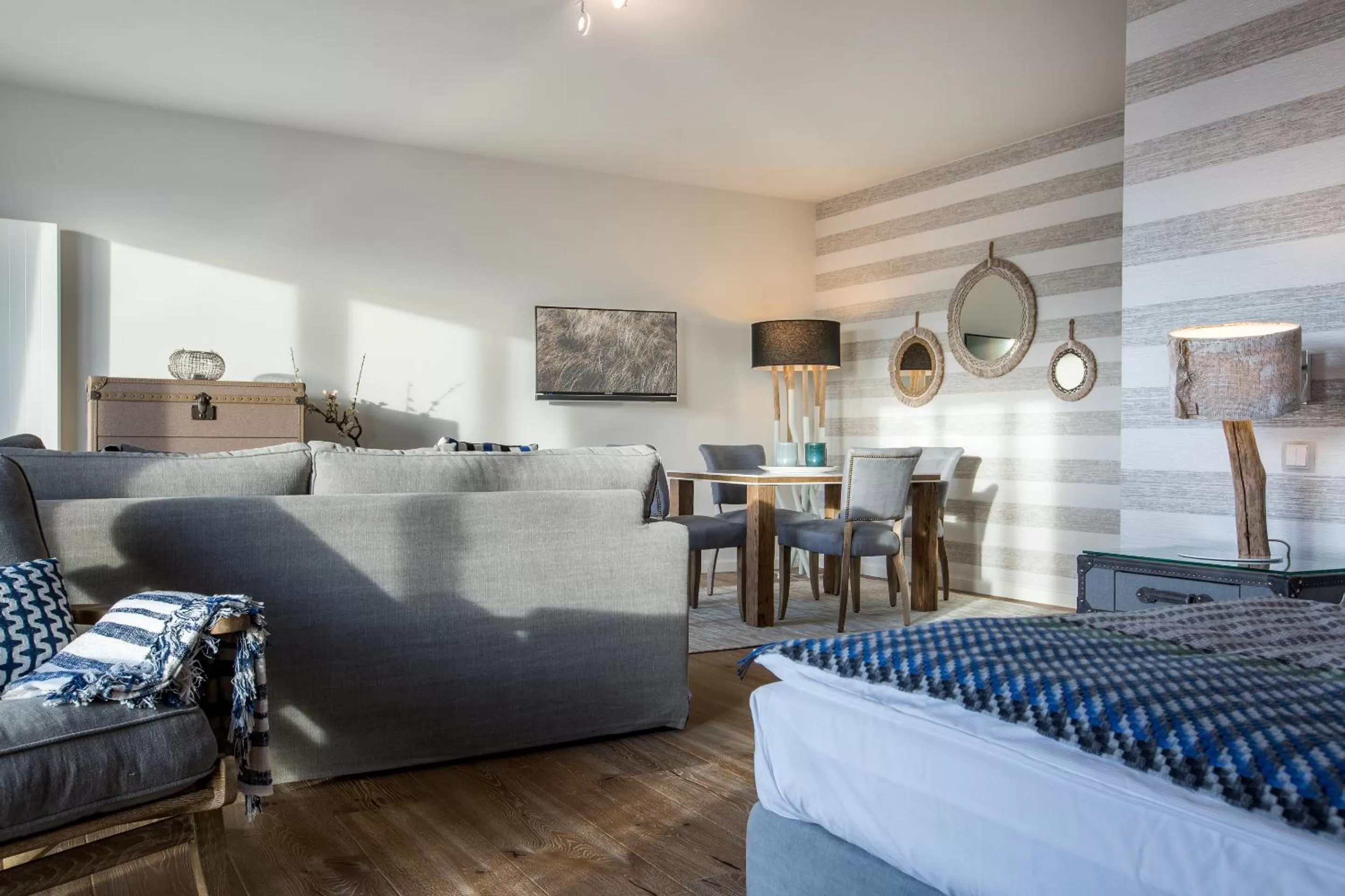 TV and multimedia, Seating Area in Easy Living