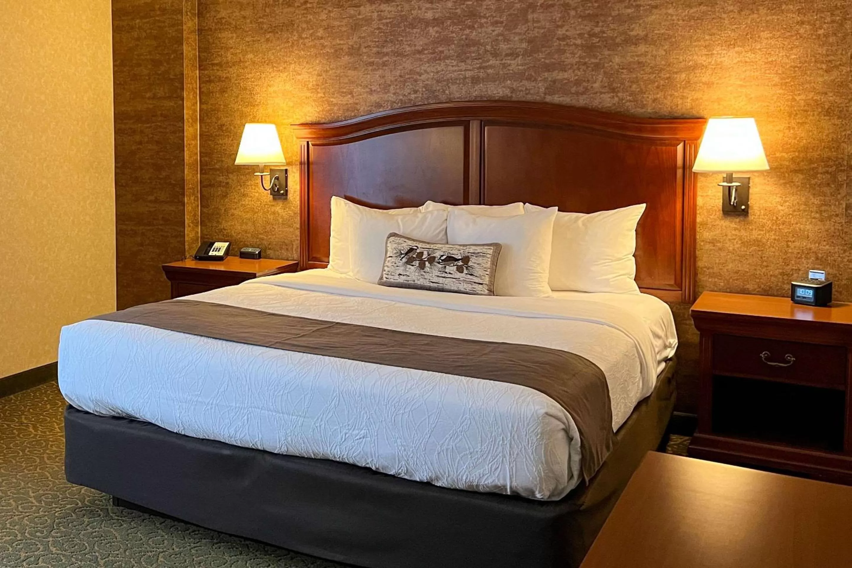 King Suite - Accessible/Non-Smoking in Maine Evergreen Hotel, Ascend Hotel Collection