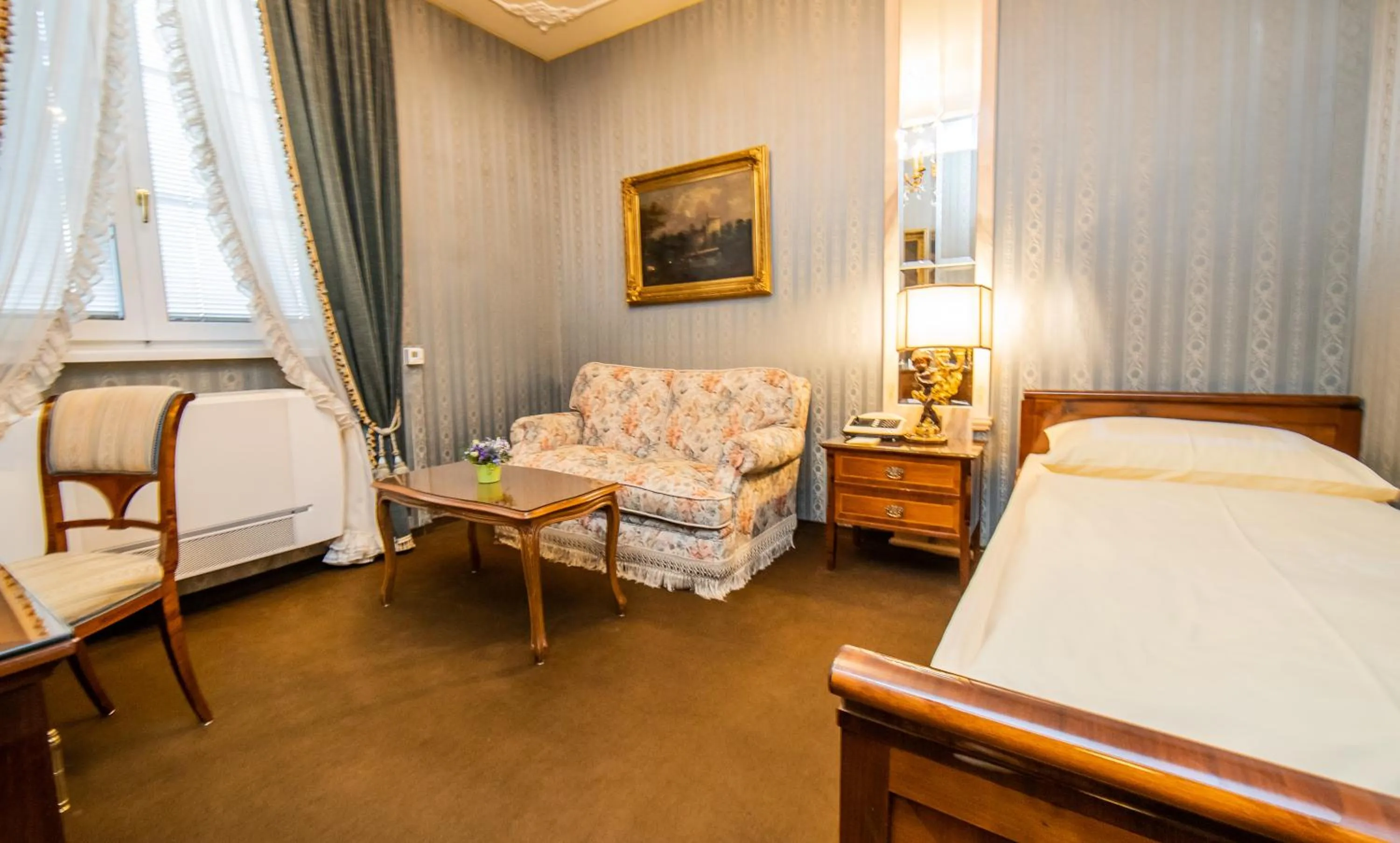 Photo of the whole room, Bed in Hotel Palais Porcia