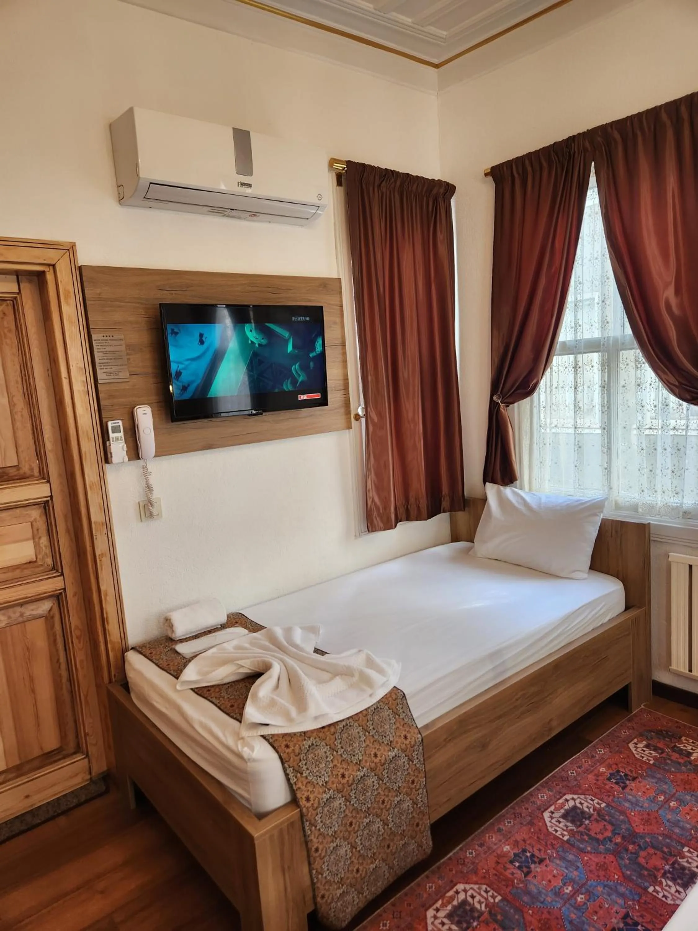 Bed in Kadıköy White House