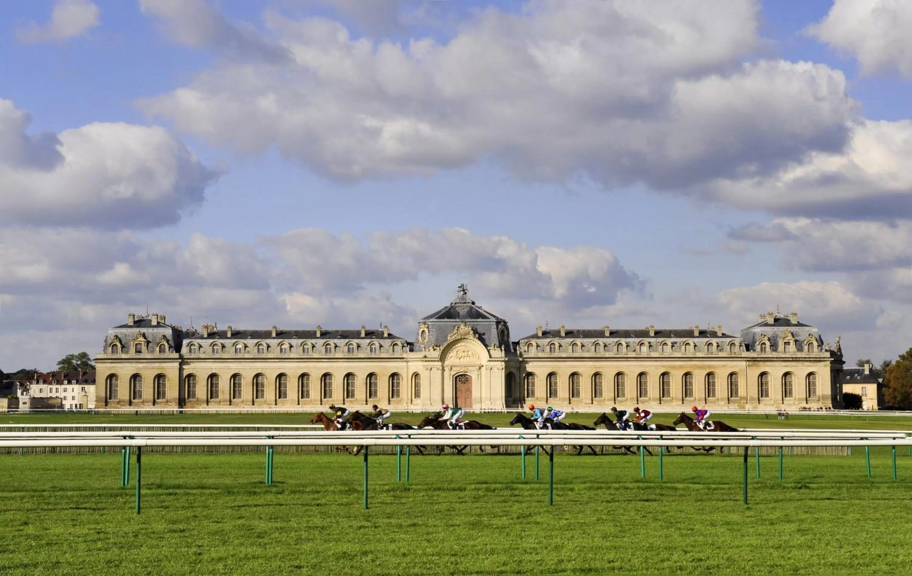 Nearby landmark in ibis budget Senlis