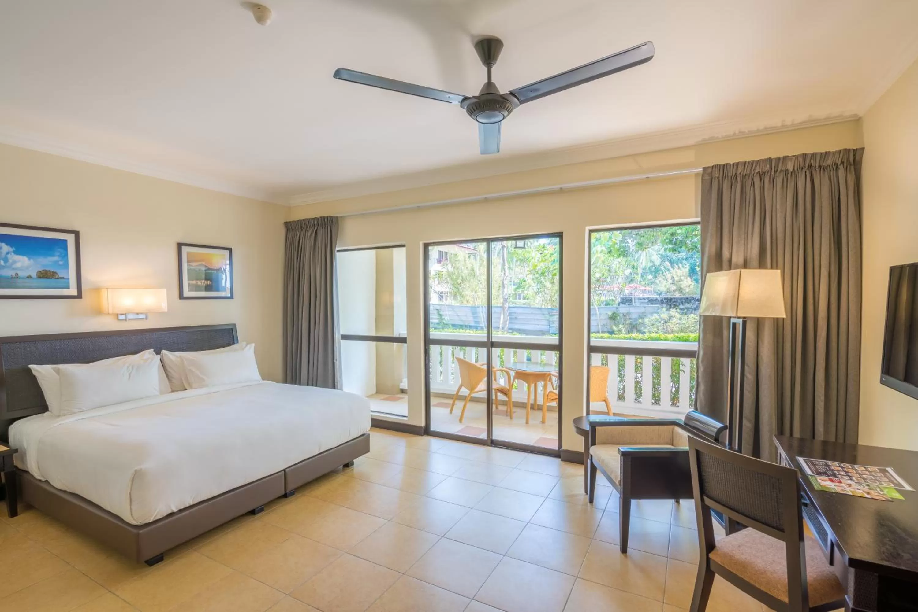 Bed in Camar Resort Langkawi