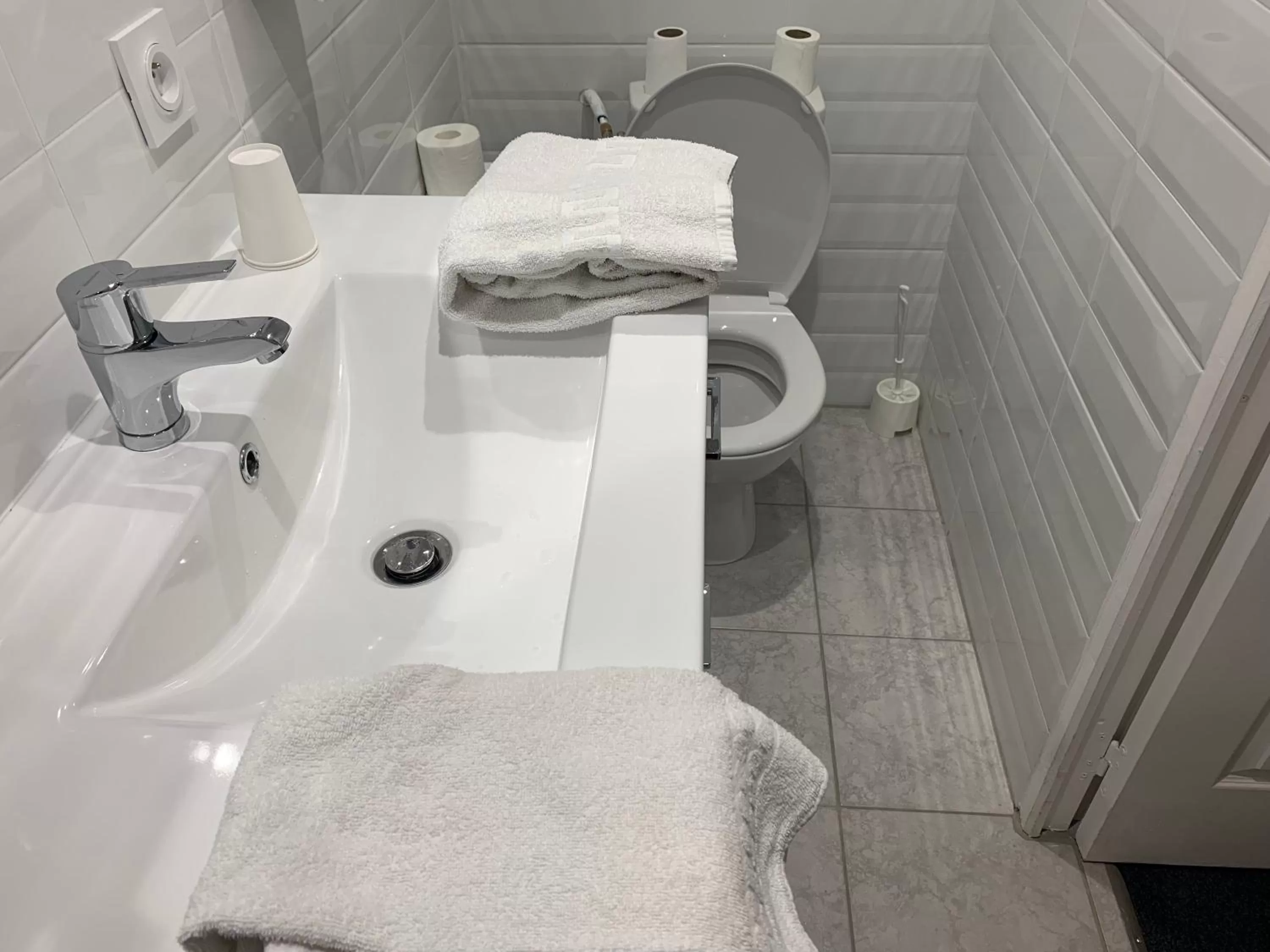 Bathroom in Astrotel Romorantin-Lanthenay Soirée étape