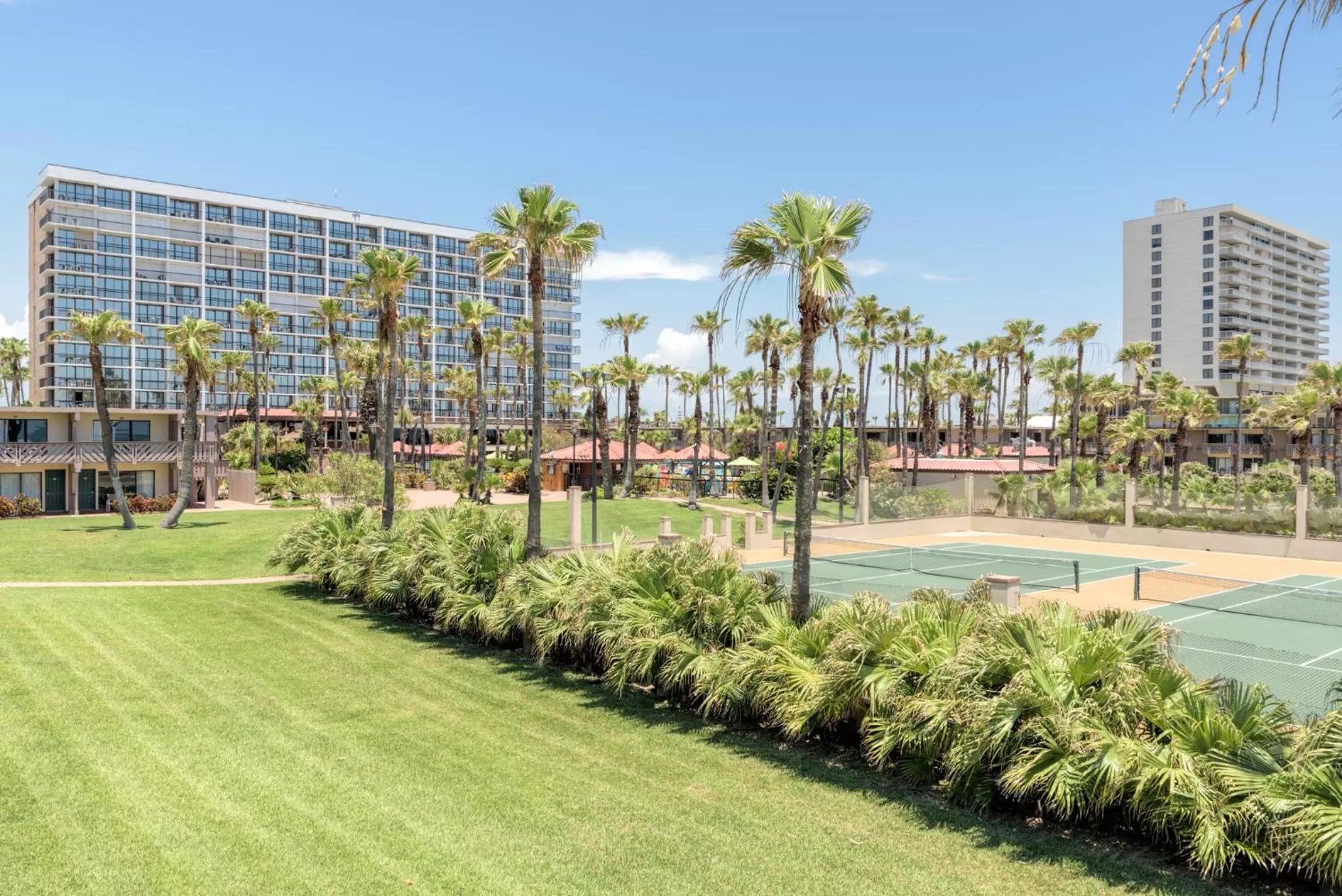 Garden in Isla Grand Beach Resort