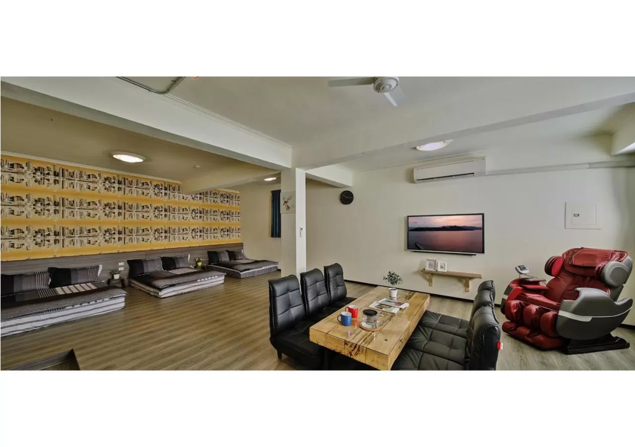 Seating Area in Full House of Happiness B&B