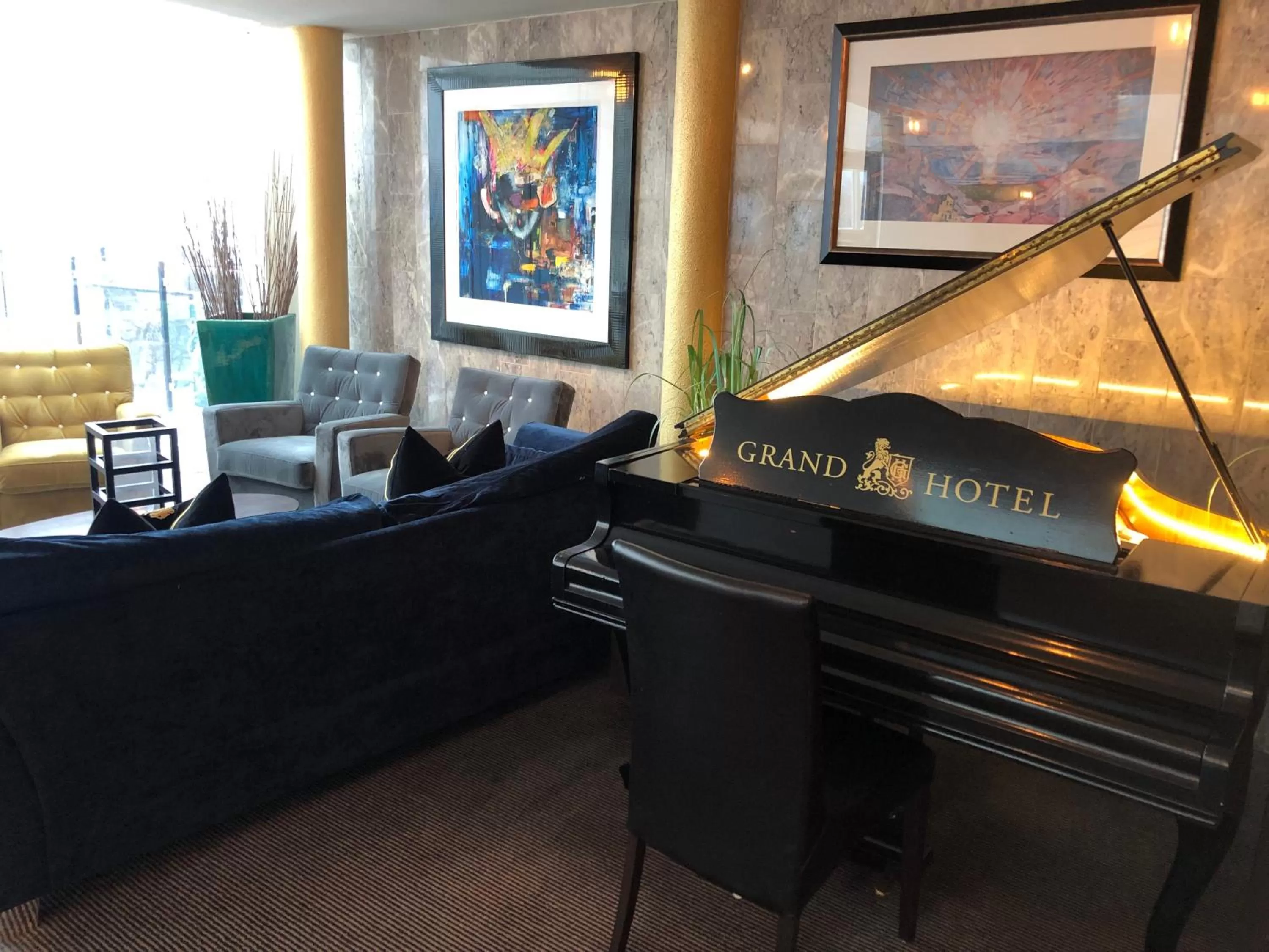 Communal lounge/ TV room in Grand Hotel Åsgårdstrand - Unike Hoteller