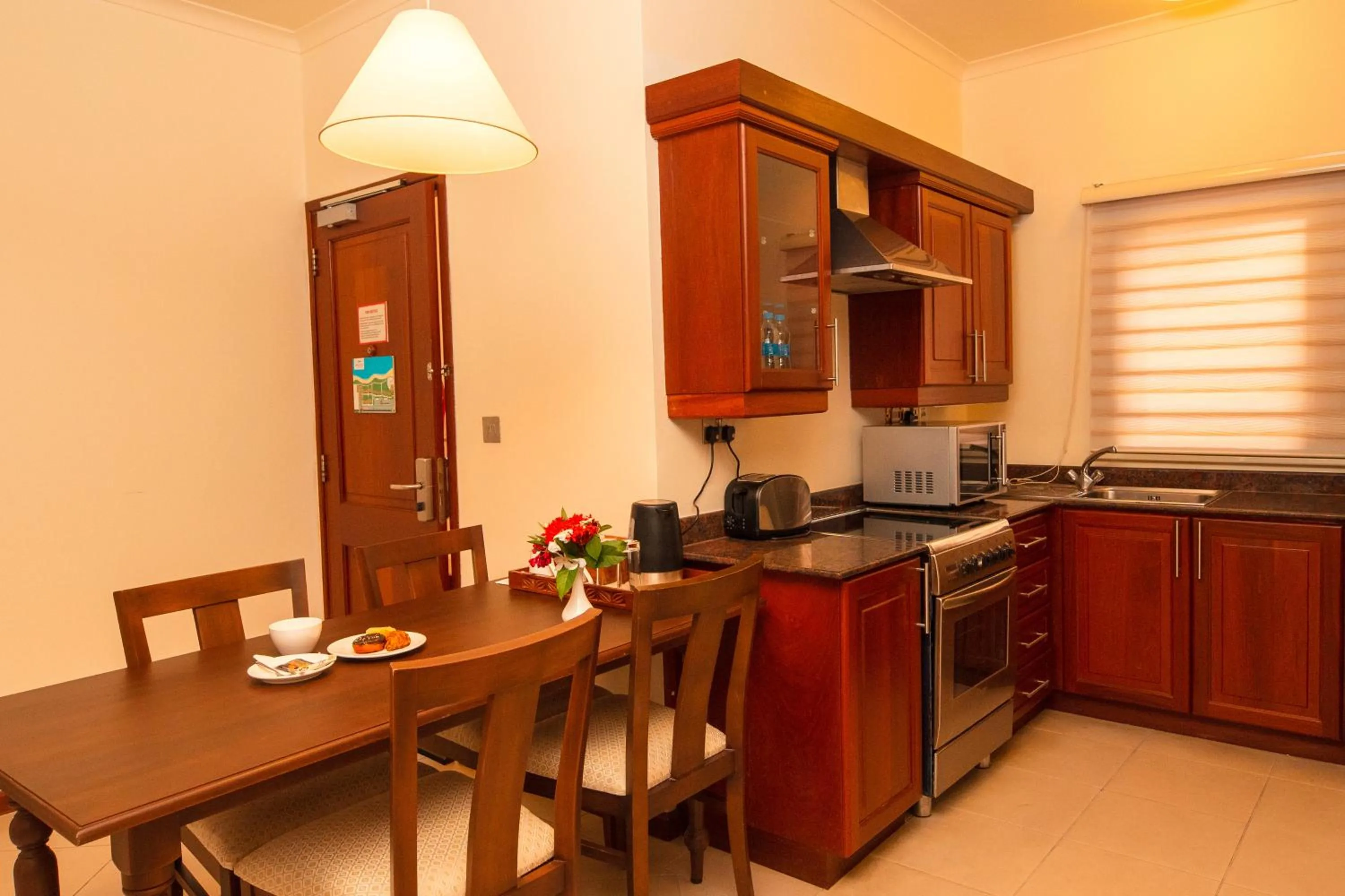 Coffee/tea facilities in White Sands Hotel