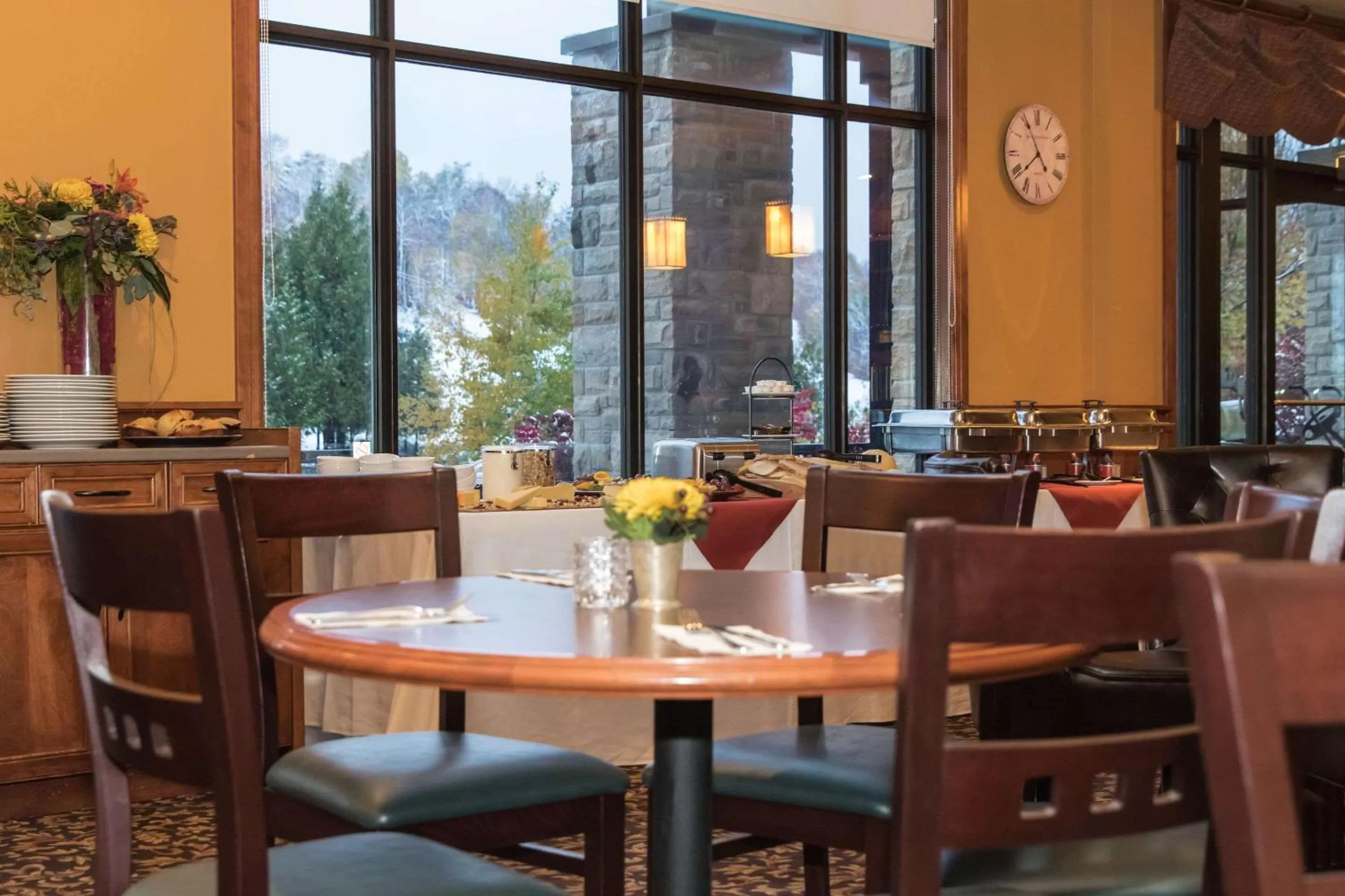 Restaurant/Places to Eat in Calabogie Peaks Hotel, Ascend Hotel Collection