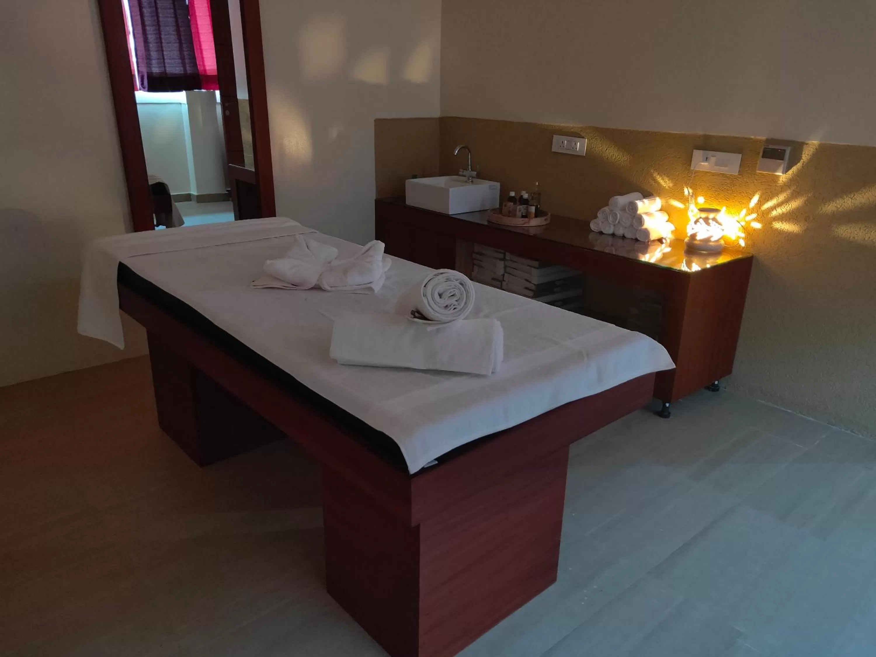 Massage, Bed in Holy River Hotel