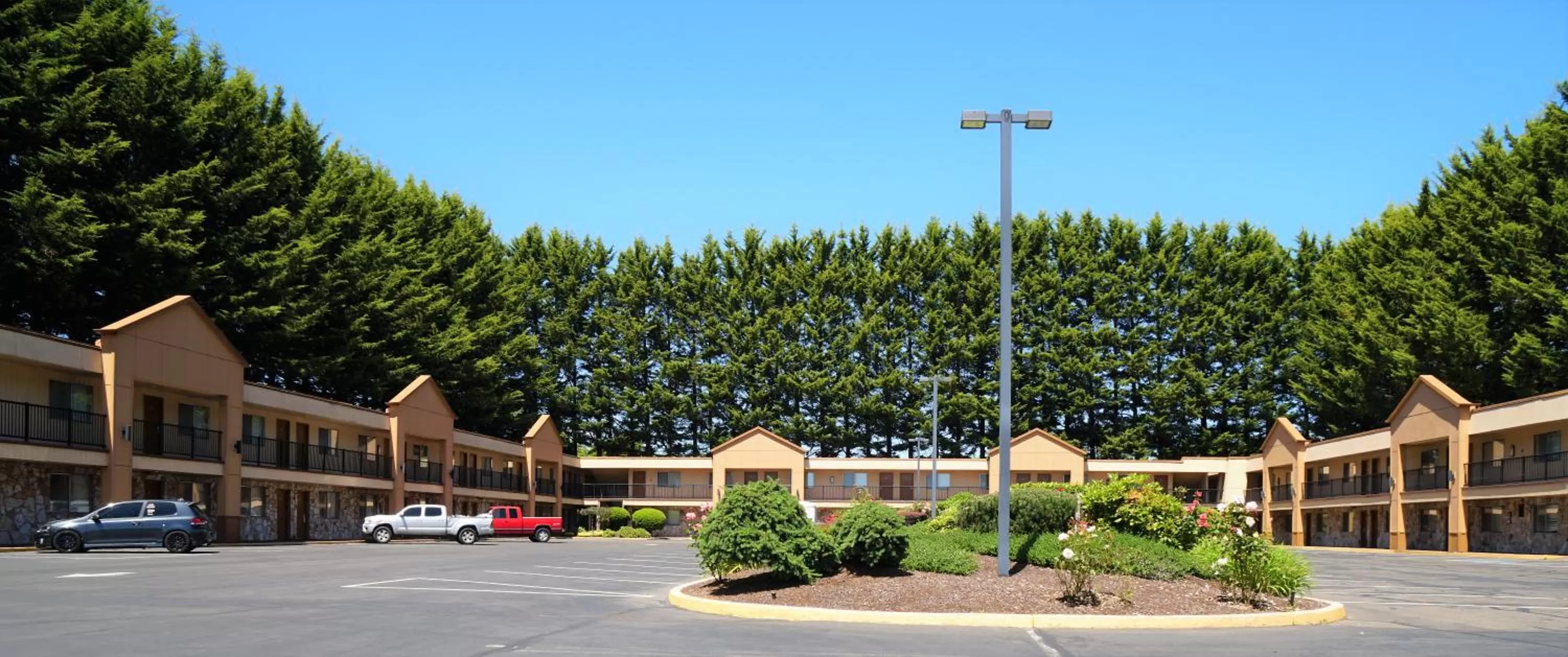 Property building in McMinnville Inn