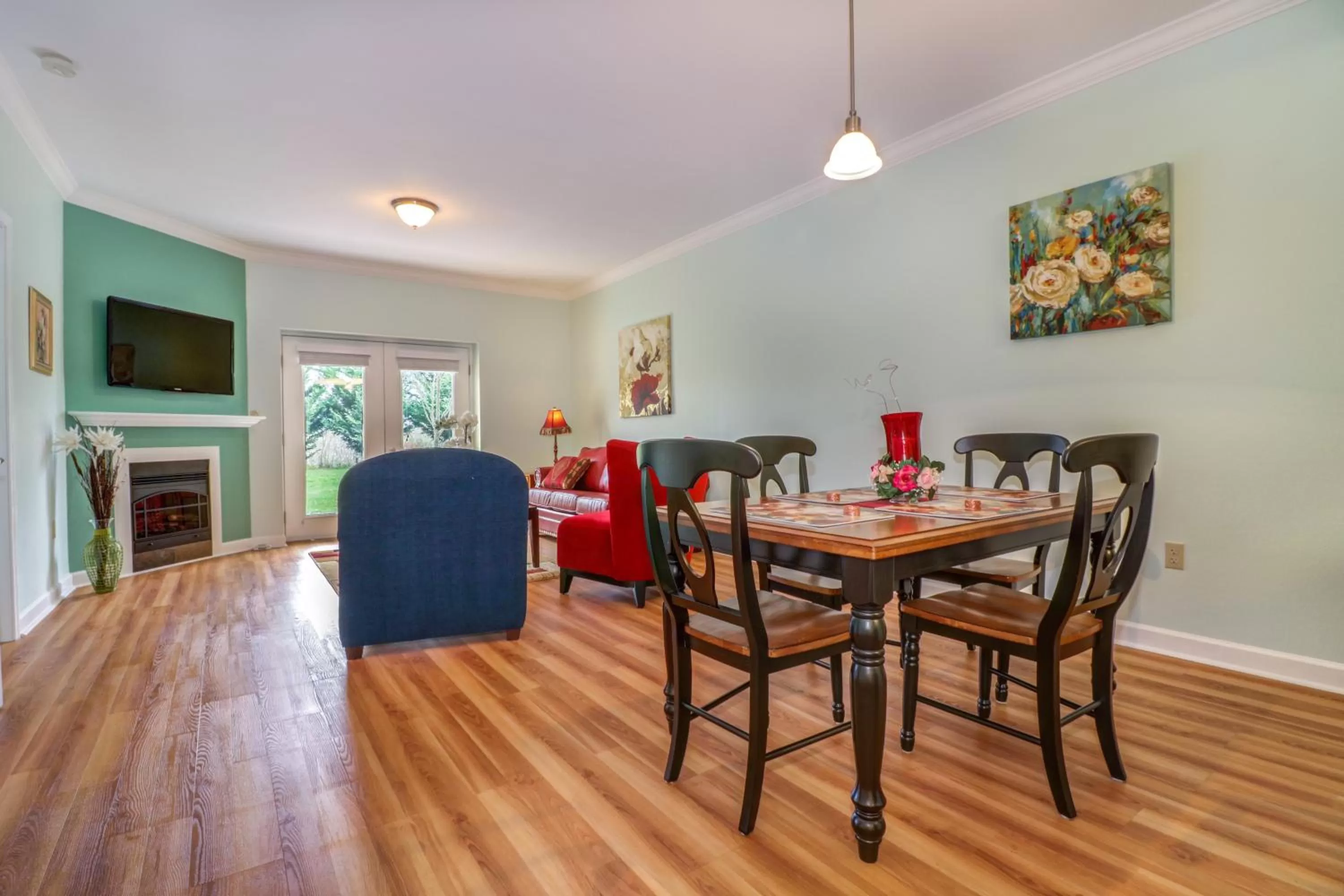 Dining Area in Richard's Retreat