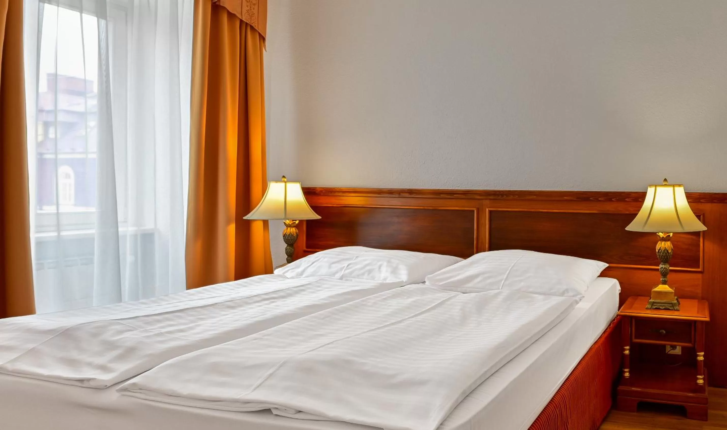 Bedroom, Bed in Hotel Continental