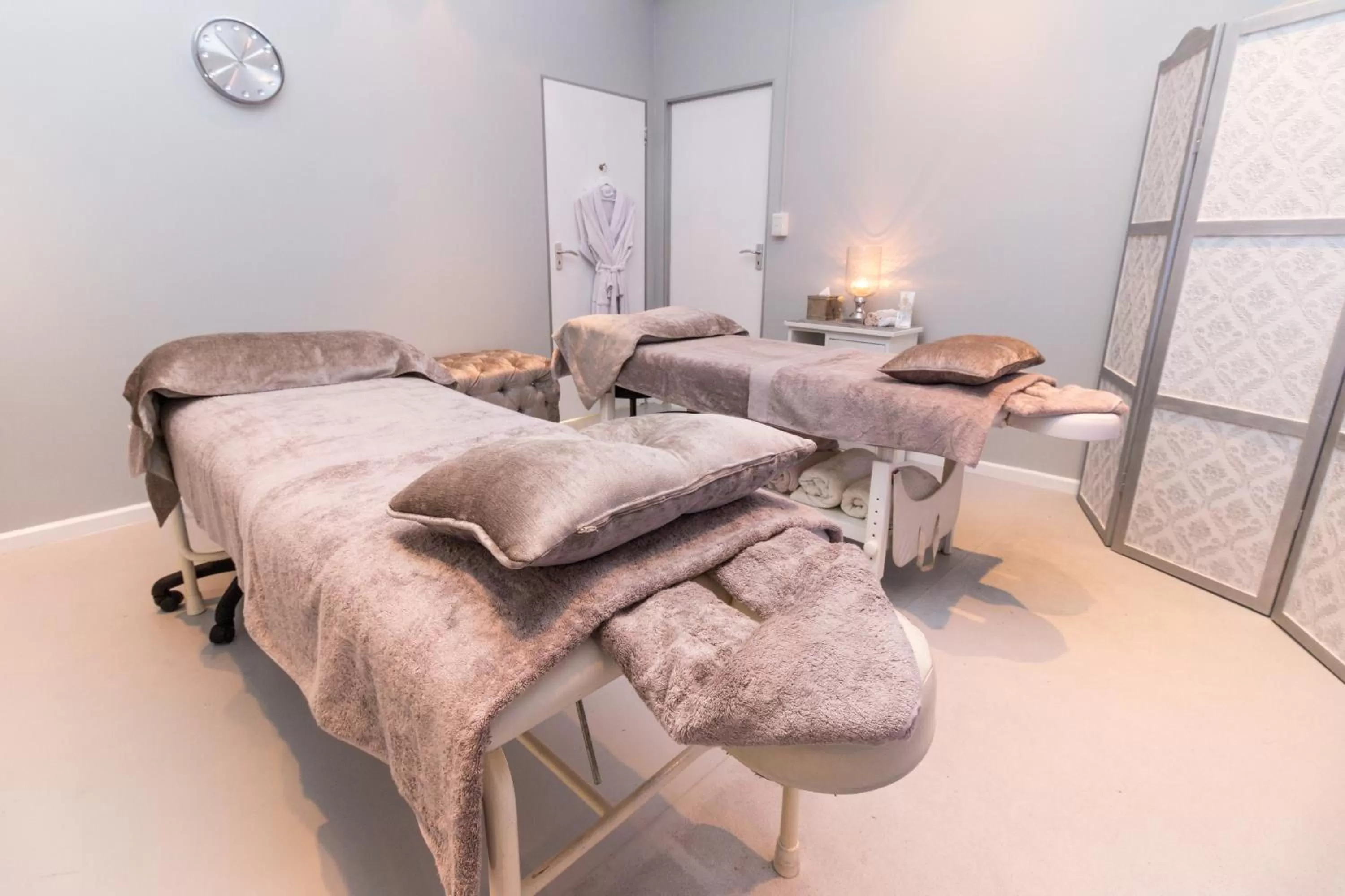 Massage, Bed in The Marine Hermanus