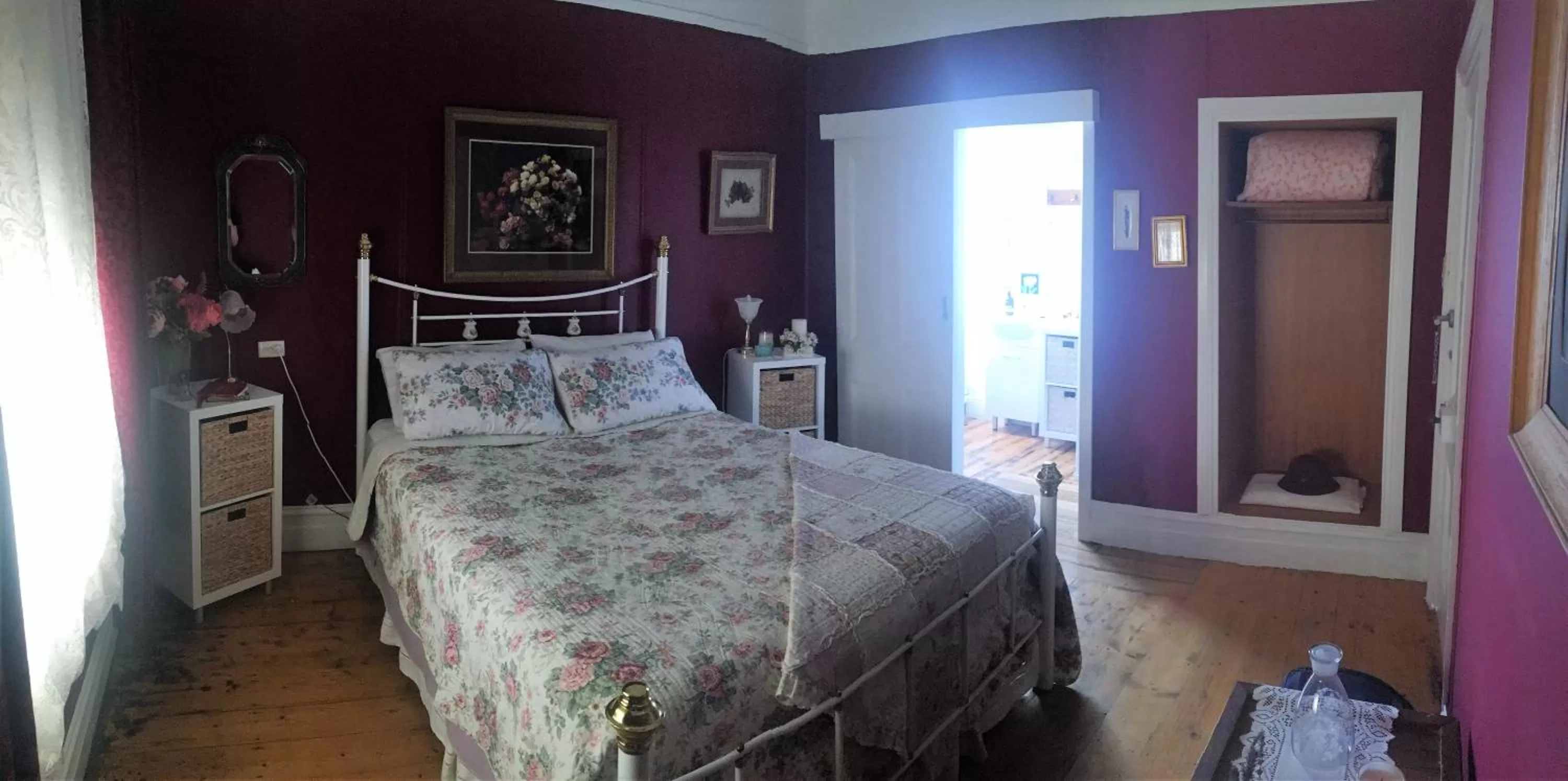 Bed in Ivy May Cottage