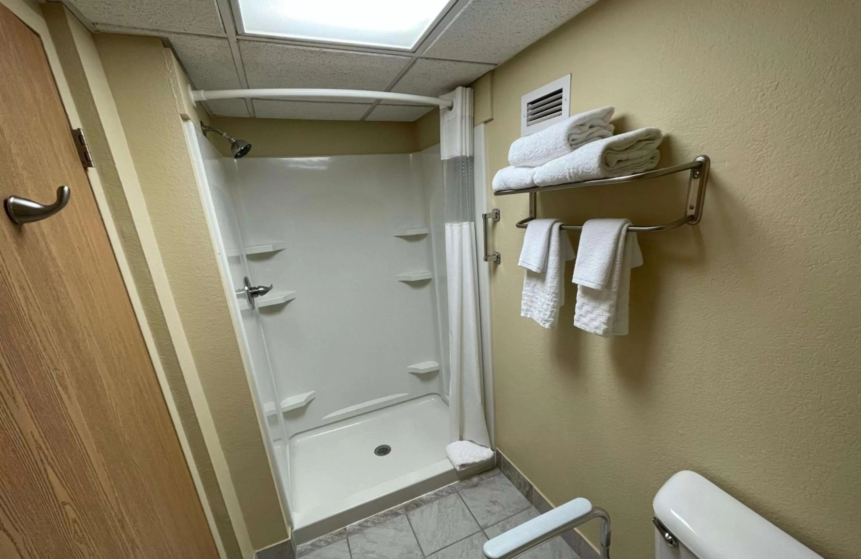 Bathroom in Crossroads Hotel & Event Center