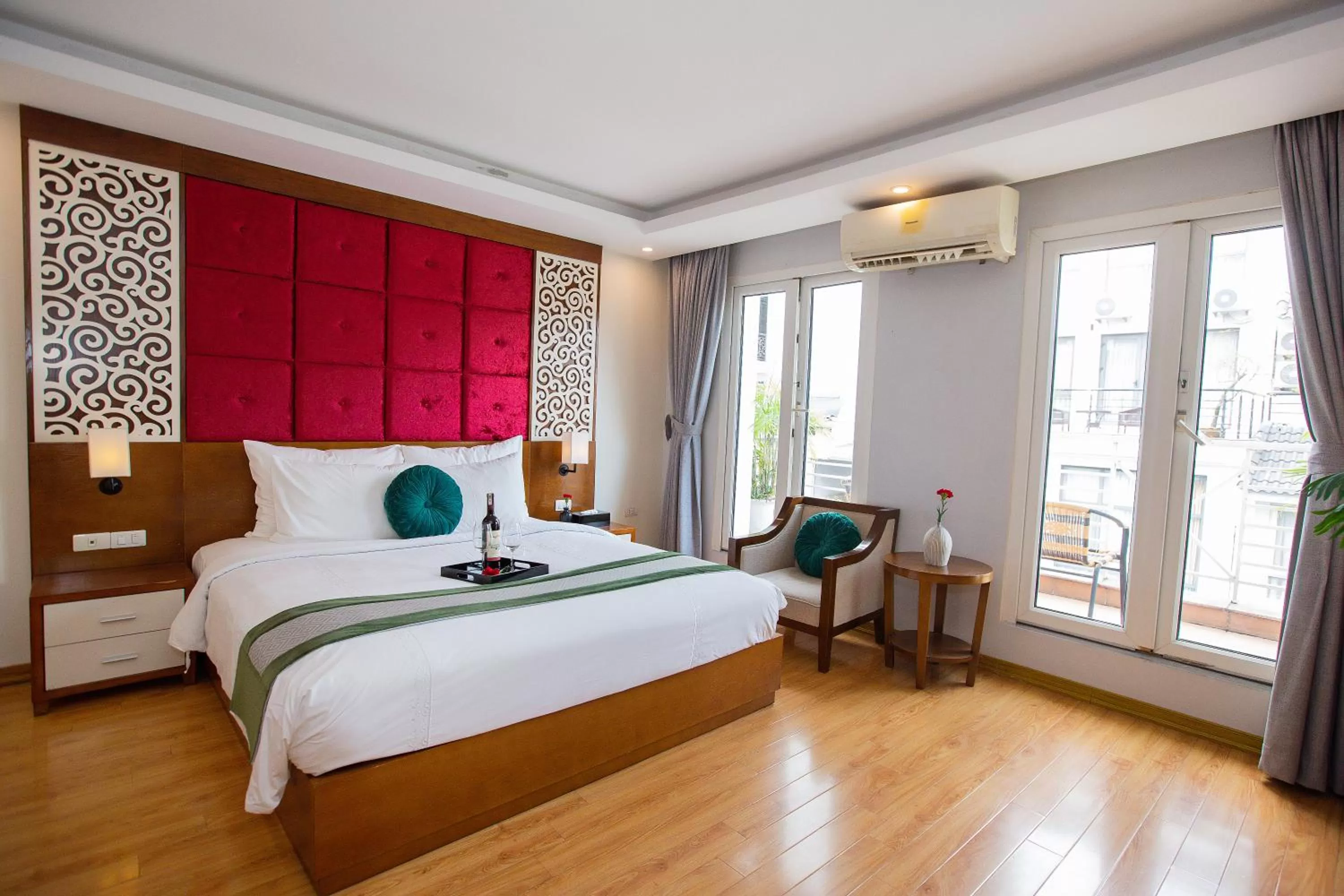 Hanoi Center Silk Classic Hotel & Travel