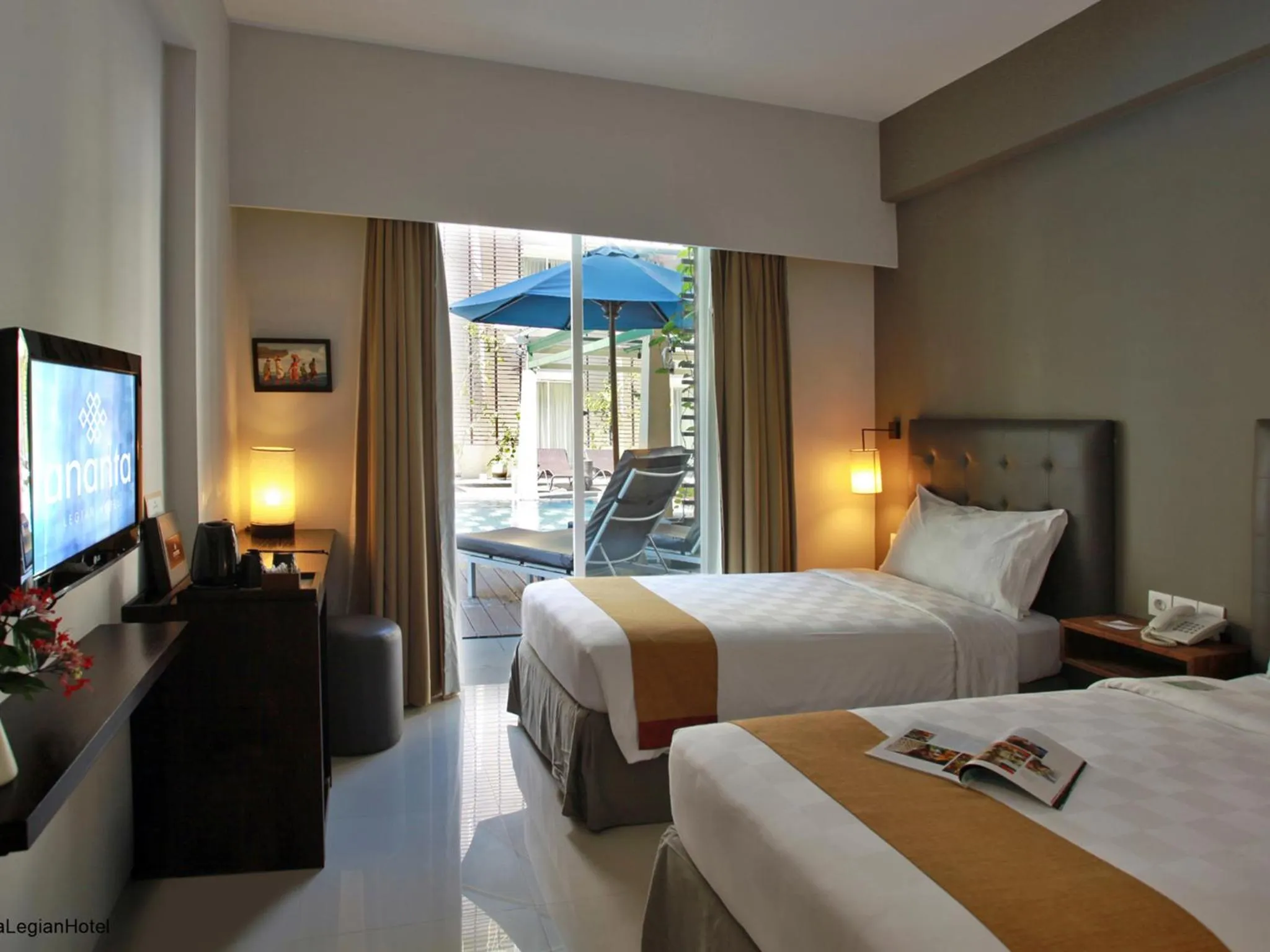 Text overlay, Bed in Ananta Legian Hotel