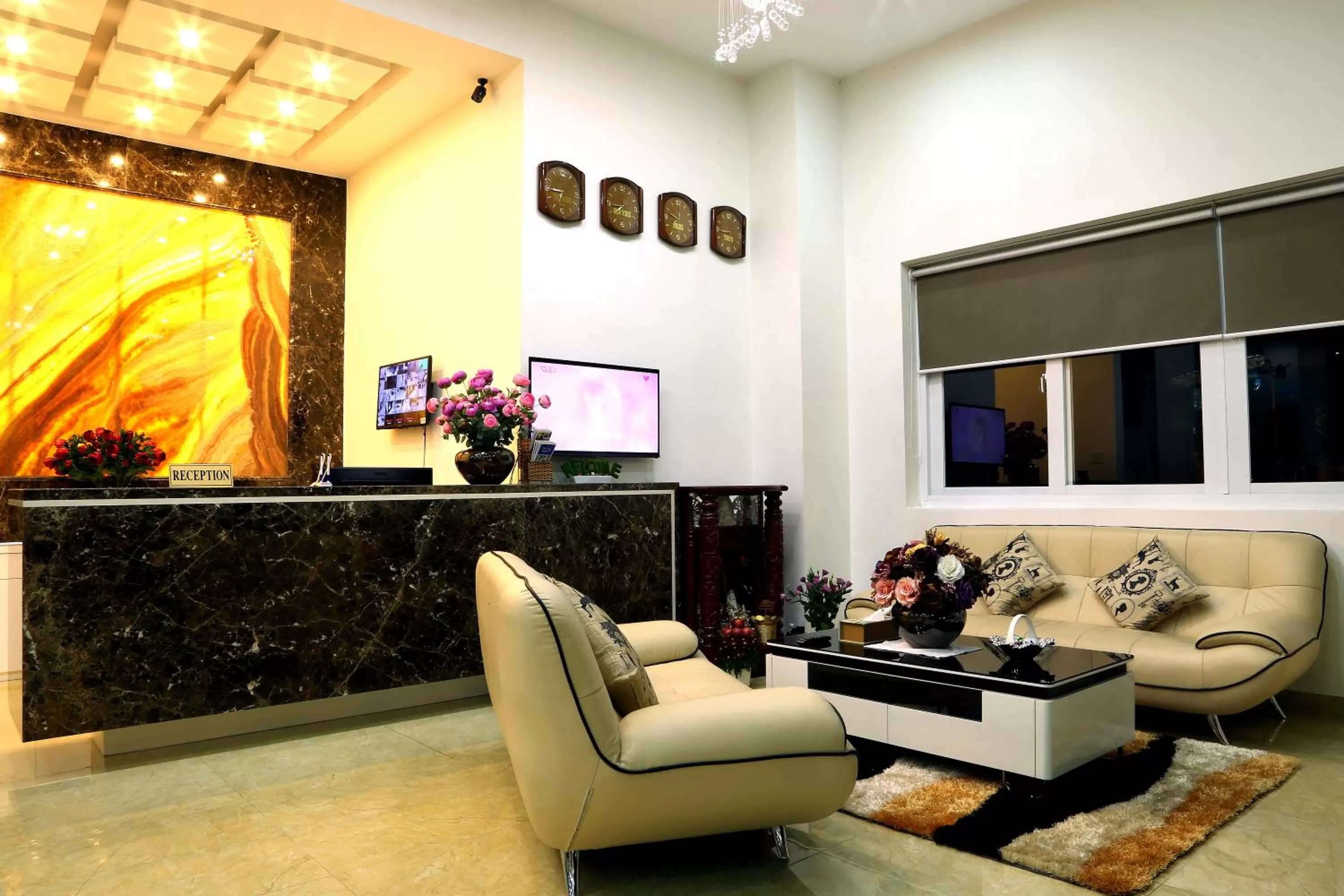 Lobby or reception in Thien Ha Hotel & Apartment