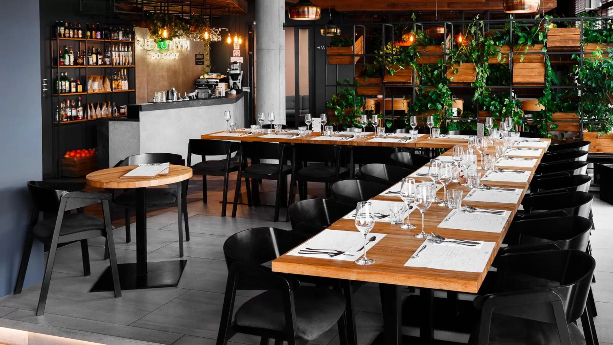 Restaurant/places to eat in Lwowska 1