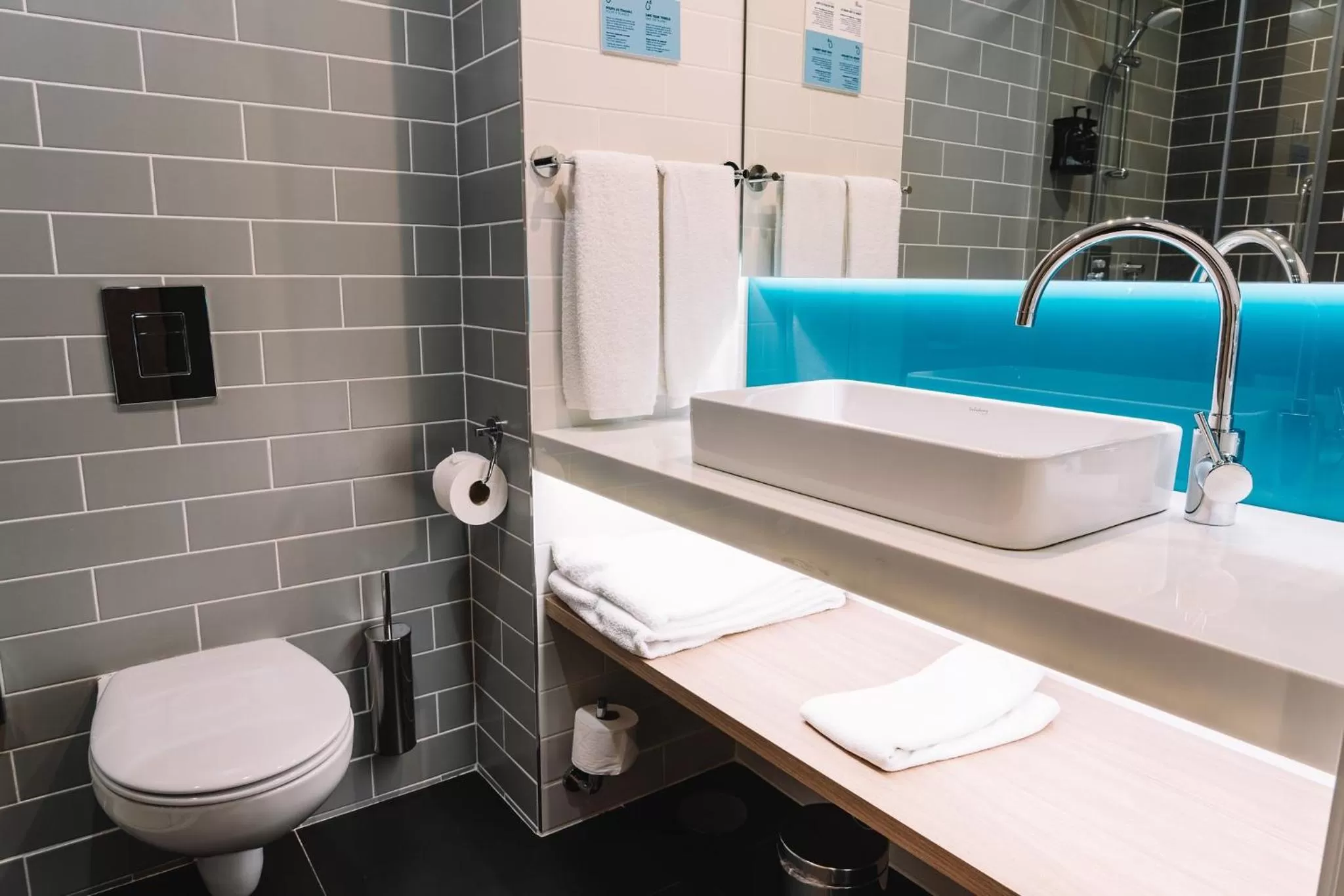 Bathroom in Holiday Inn Express Porto City Centre by IHG