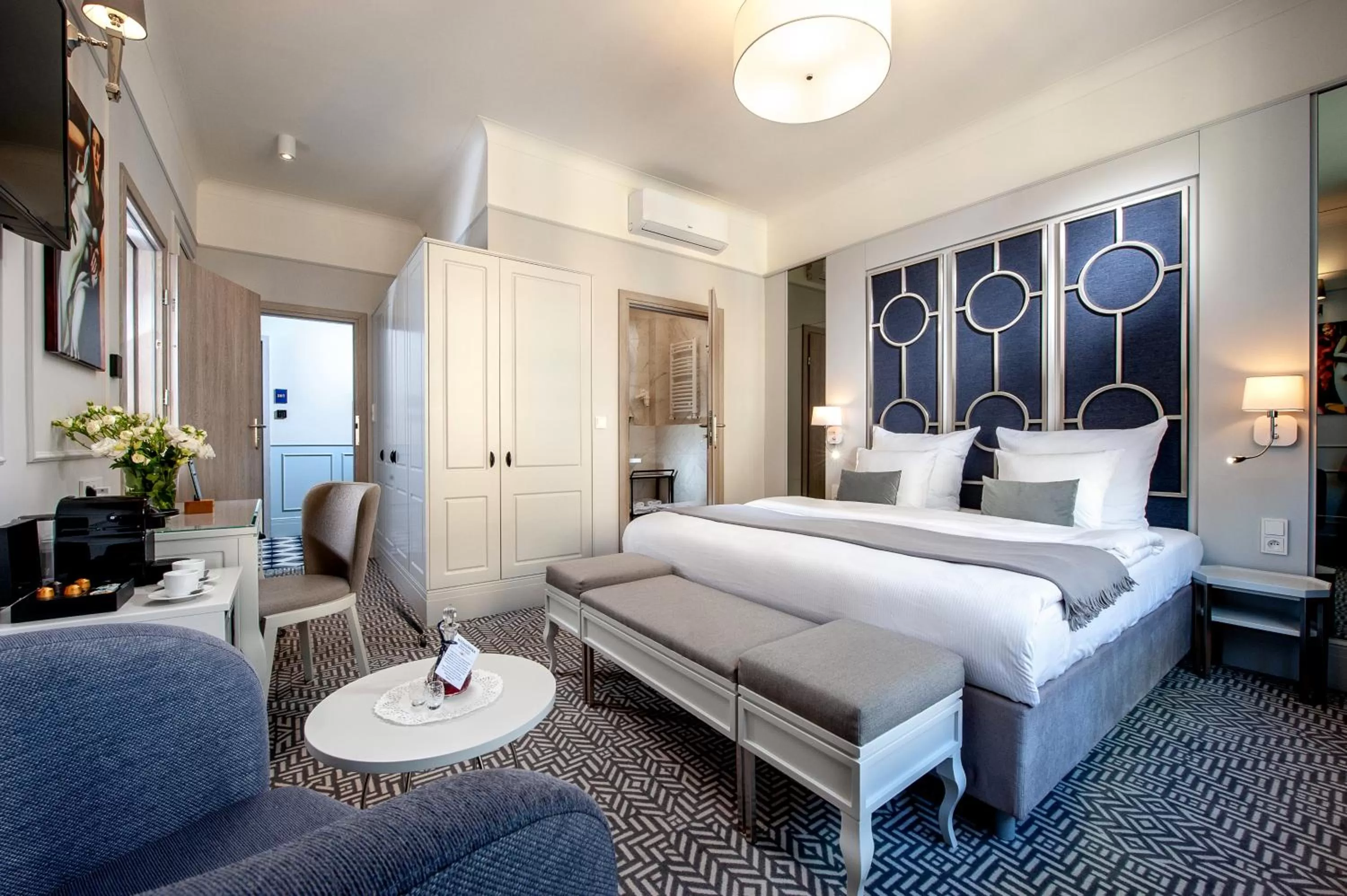 Photo of the whole room, Bed in Amber Design Residence