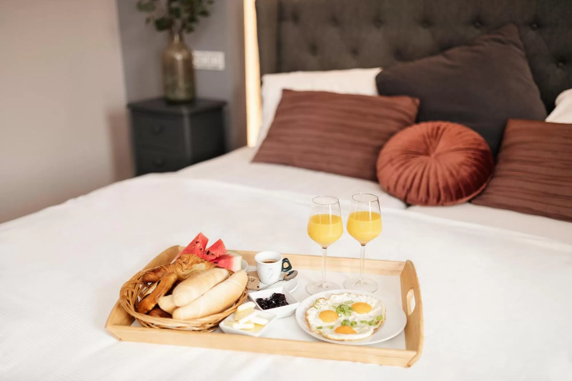 Breakfast, Bed in Wine & Wellness hotel Besední dům