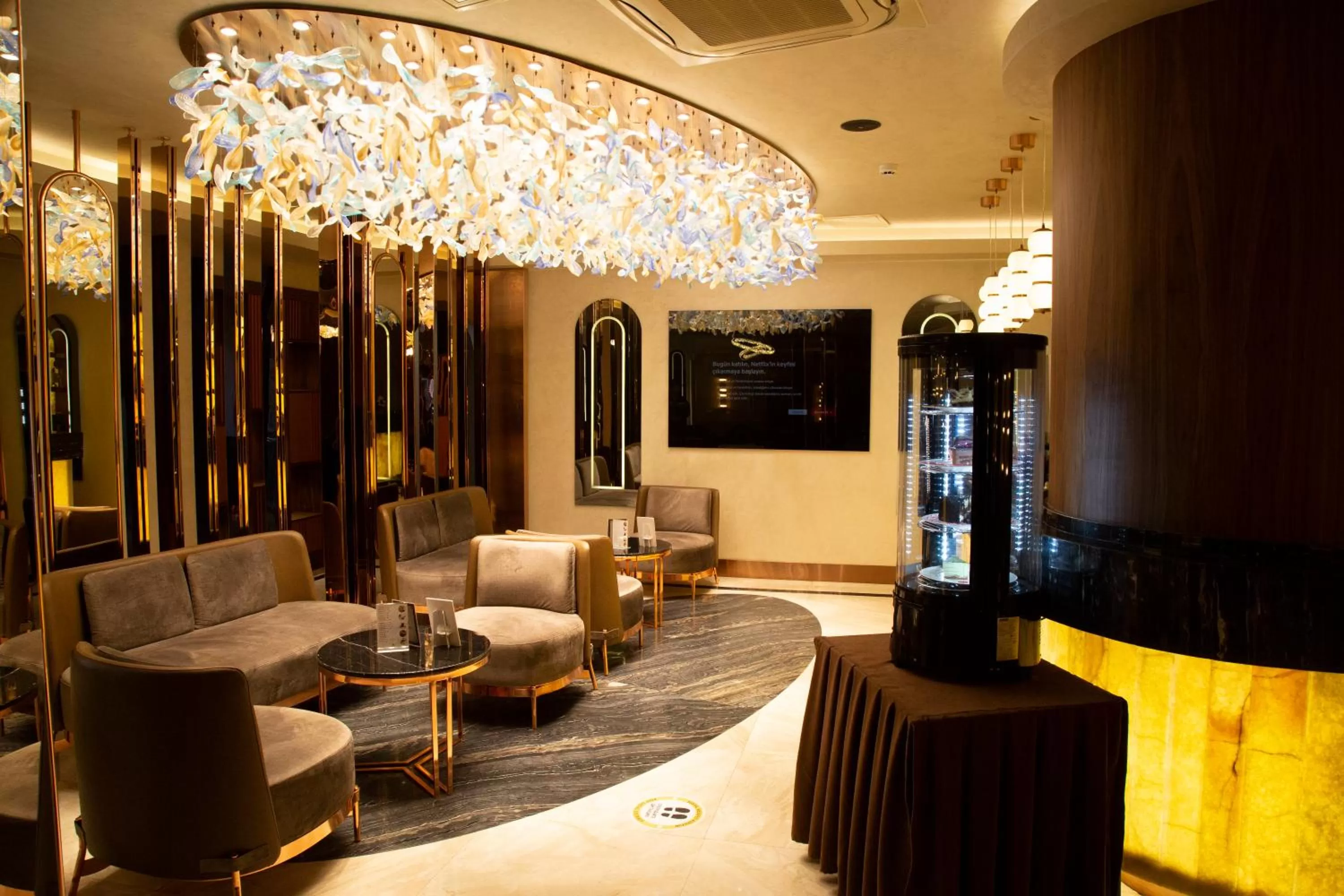 Lounge or bar in The Hotel Beyaz Saray & Spa - Special Category