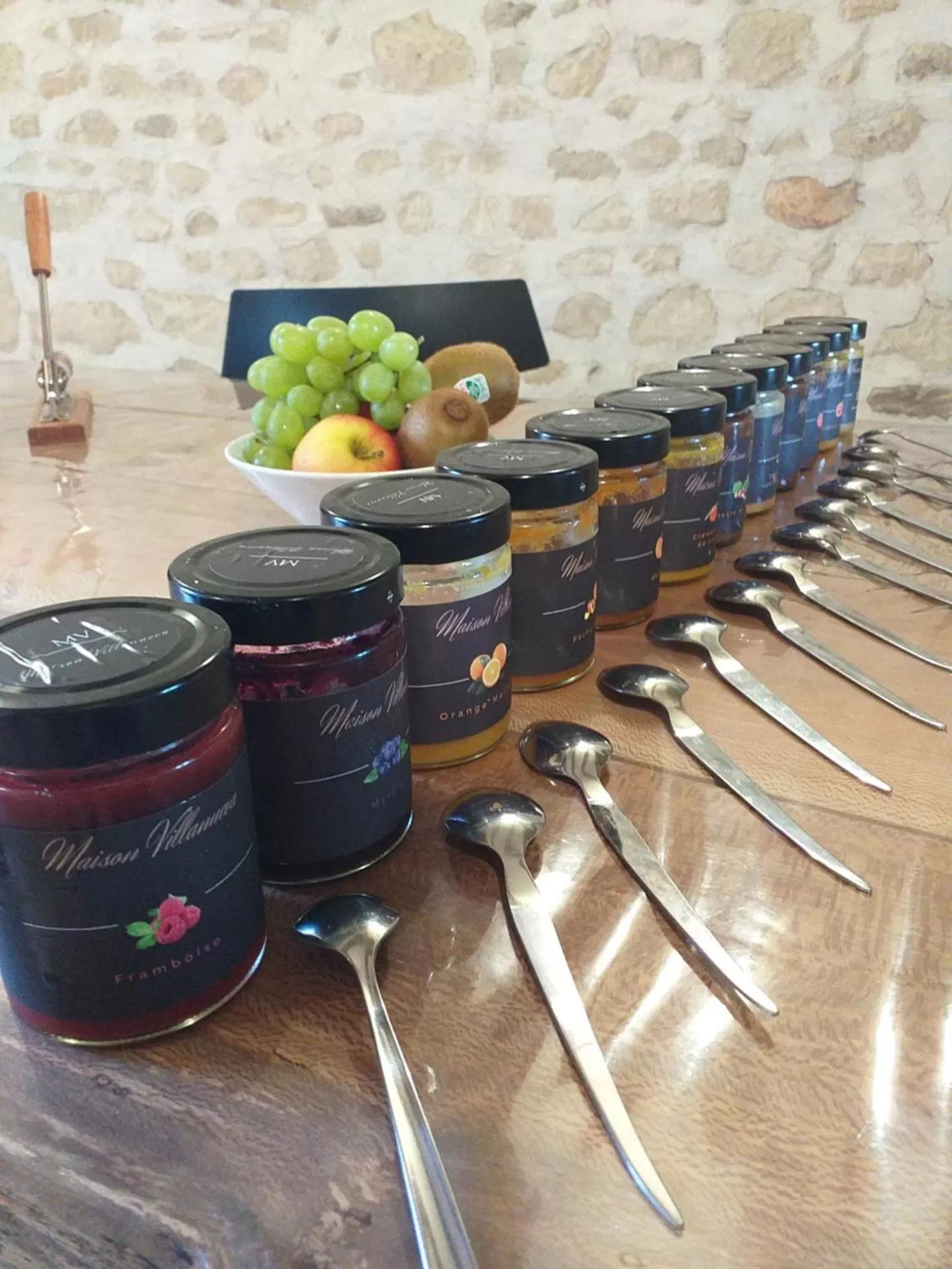 Breakfast in La BerryCurienne proche du Zoo de Beauval Saint-Aignan avec SDB, WC ET SPA PRIVATIF pour chaque chambre