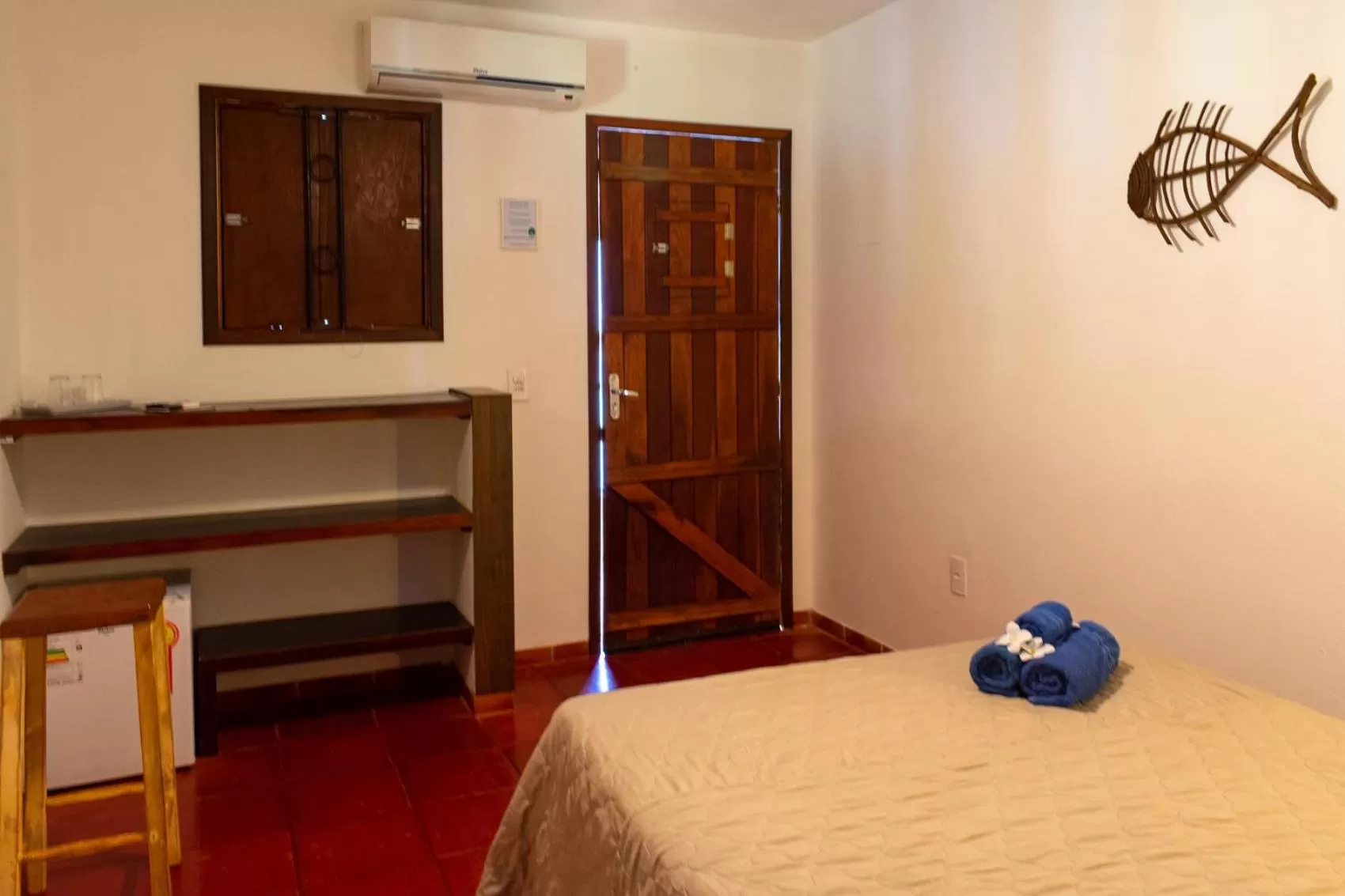 Photo of the whole room, Bed in Pousada Casa Do Cocotier