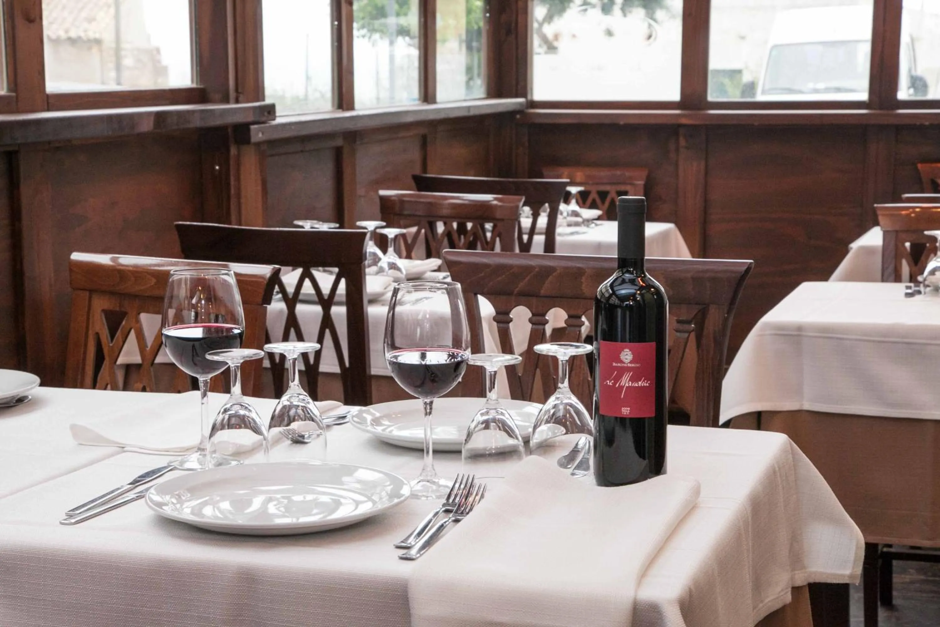 Restaurant/places to eat in Albergo Perseo