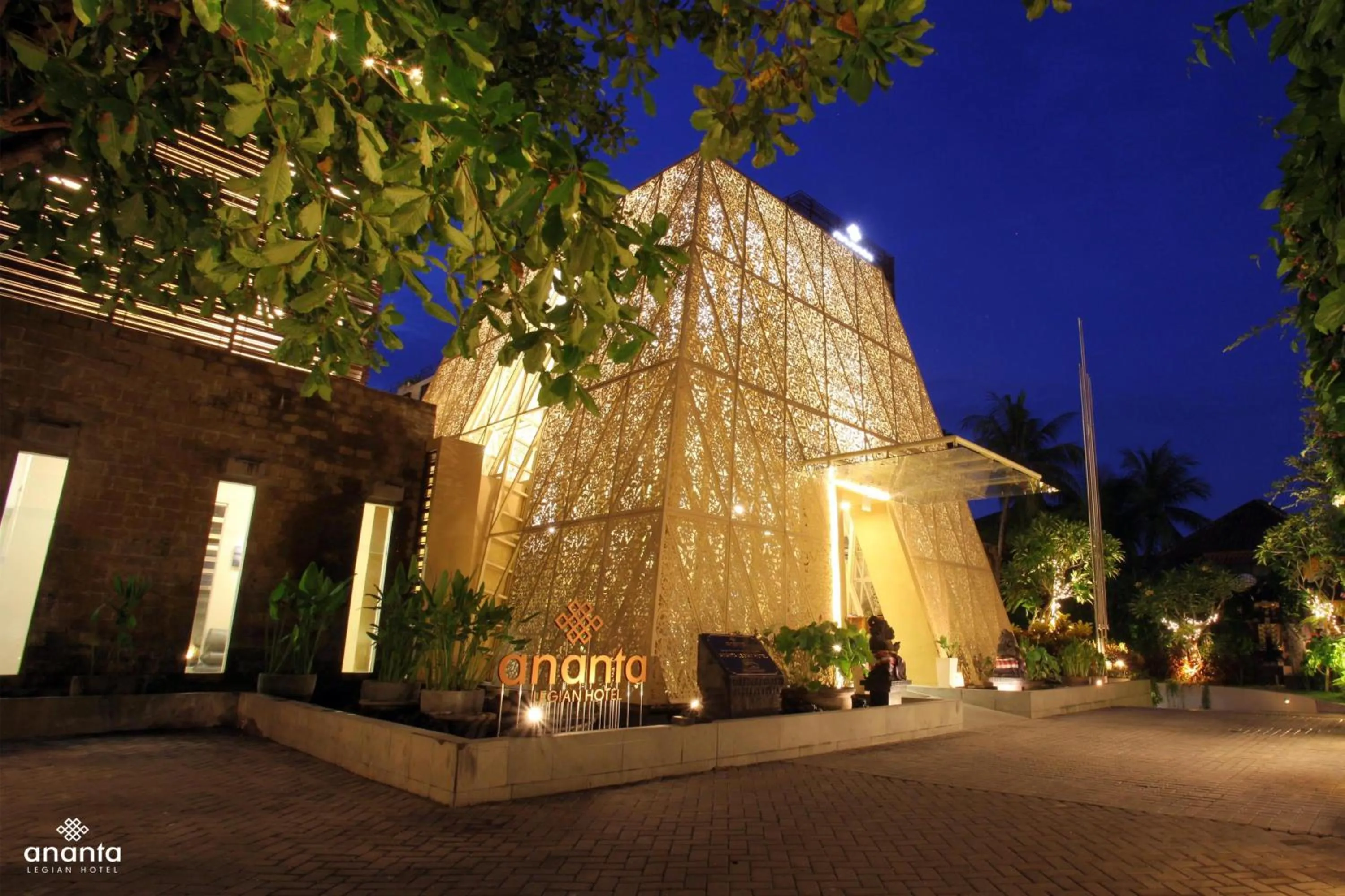 Facade/entrance in Ananta Legian Hotel