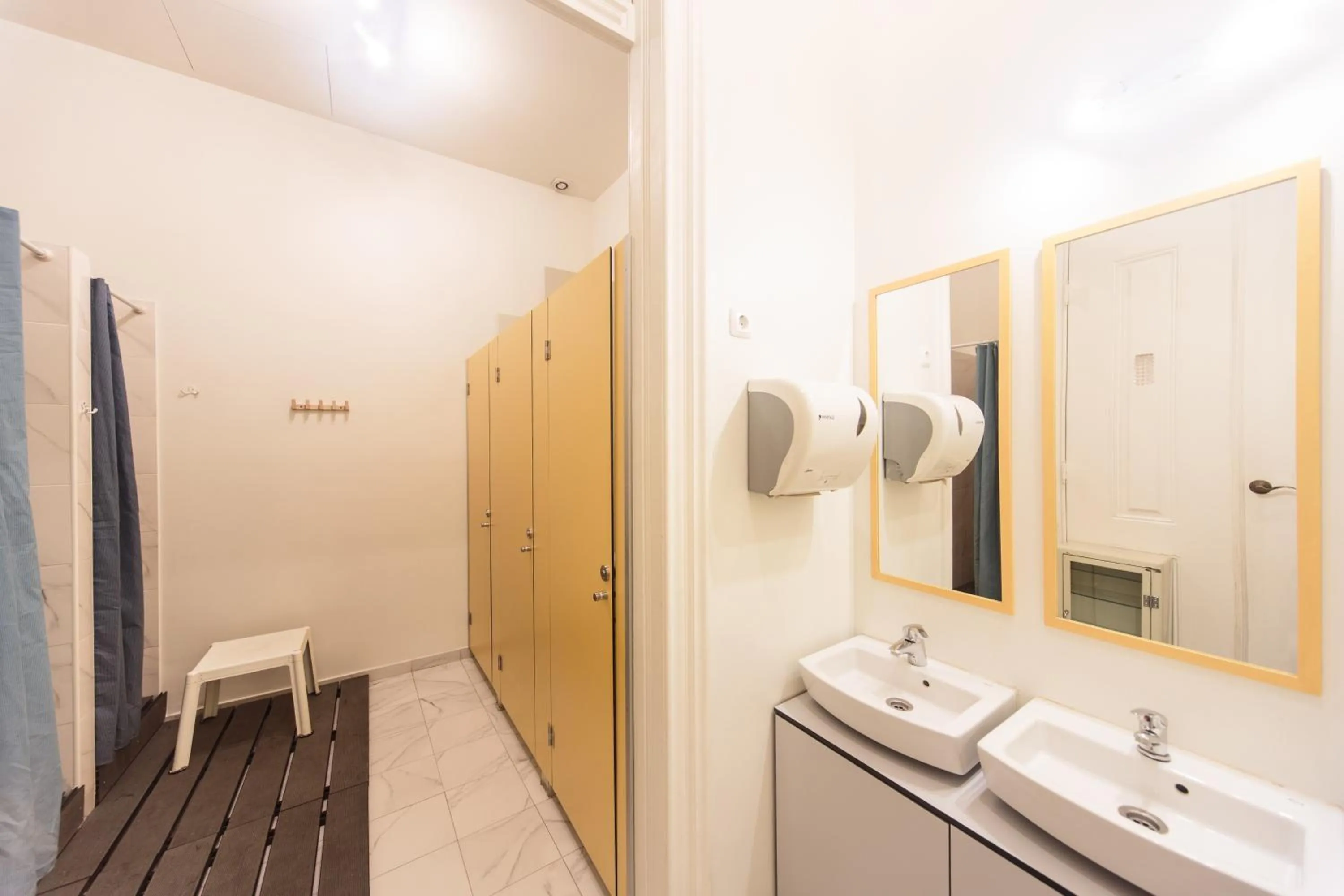 Shower in Independente Príncipe Real