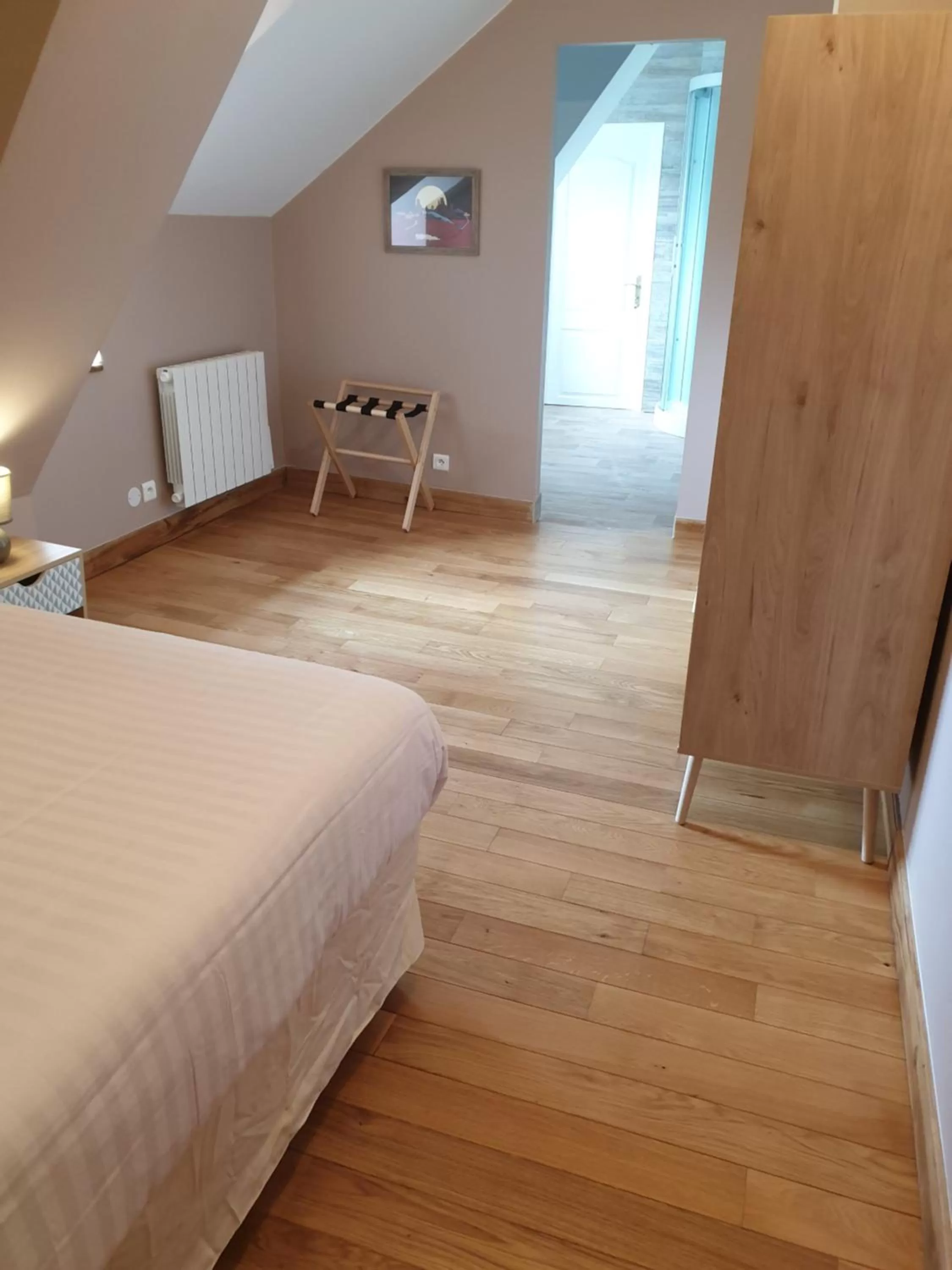 Photo of the whole room, TV/Entertainment Center in Le Domaine de Bella