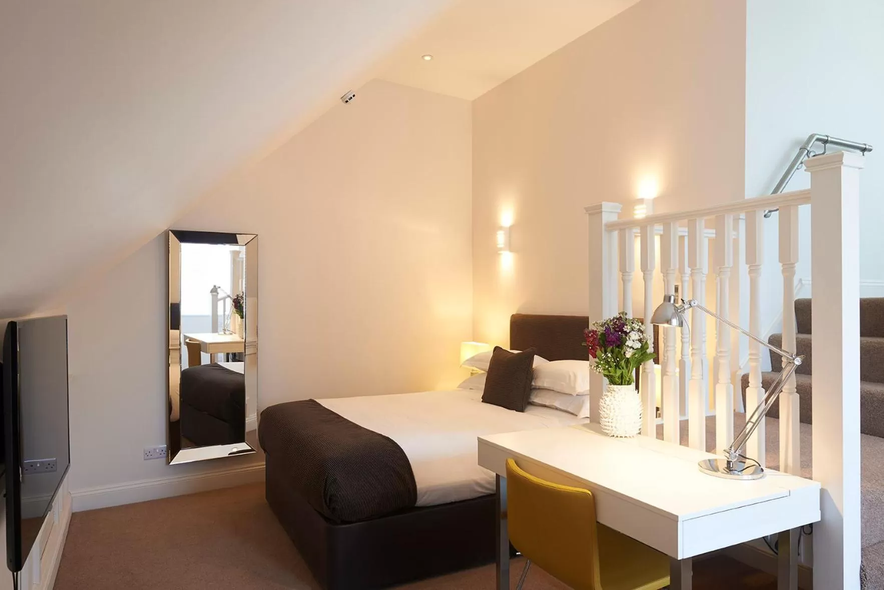 Seating area, Bed in The Bell Inn Hotel