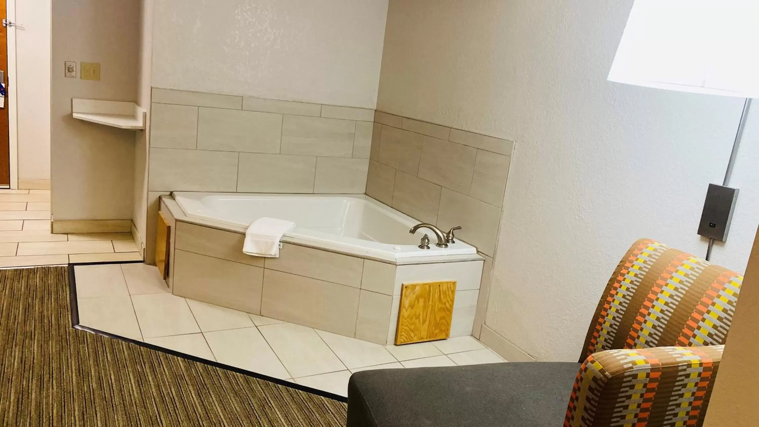 King Suite with Spa Bath in Holiday Inn Express Hotel & Suites Louisville South-Hillview, an IHG Hotel King Suite with Spa Bath in Holiday Inn Express Hotel & Suites Louisville South-Hillview, an IHG Hotel