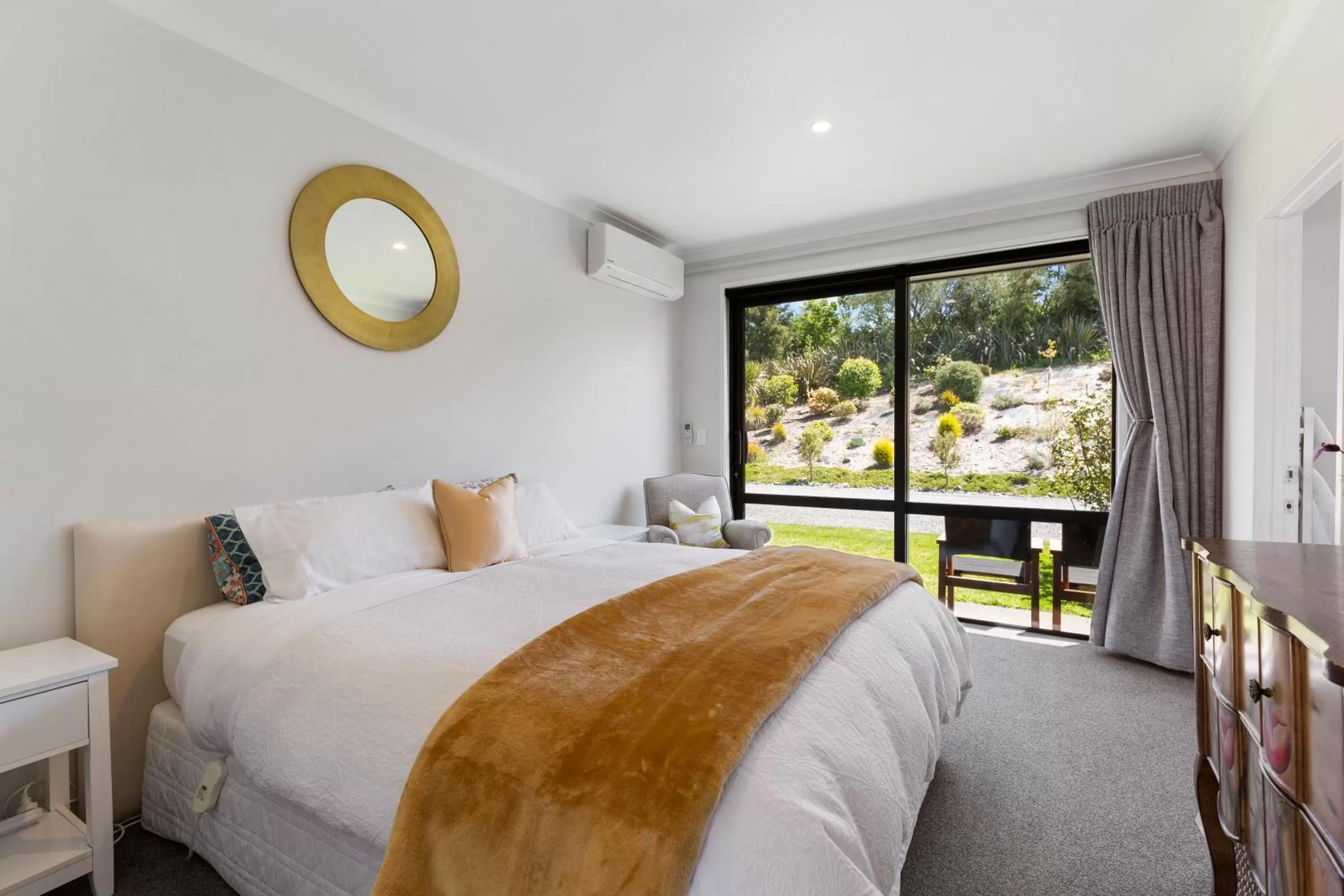 Suite with Garden View in Hilltop Whakaipo Estate