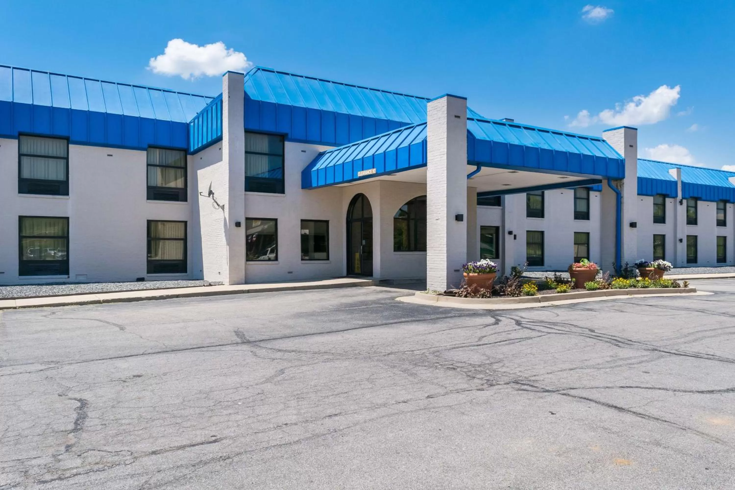 Property building in Motel 6-Richmond, IN