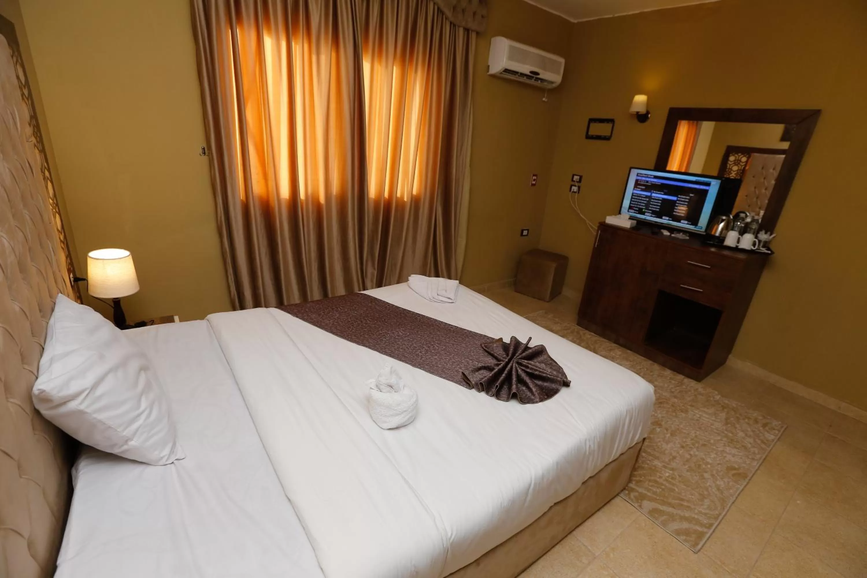 TV and multimedia, Bed in King Cheops Inn - Pyramid View