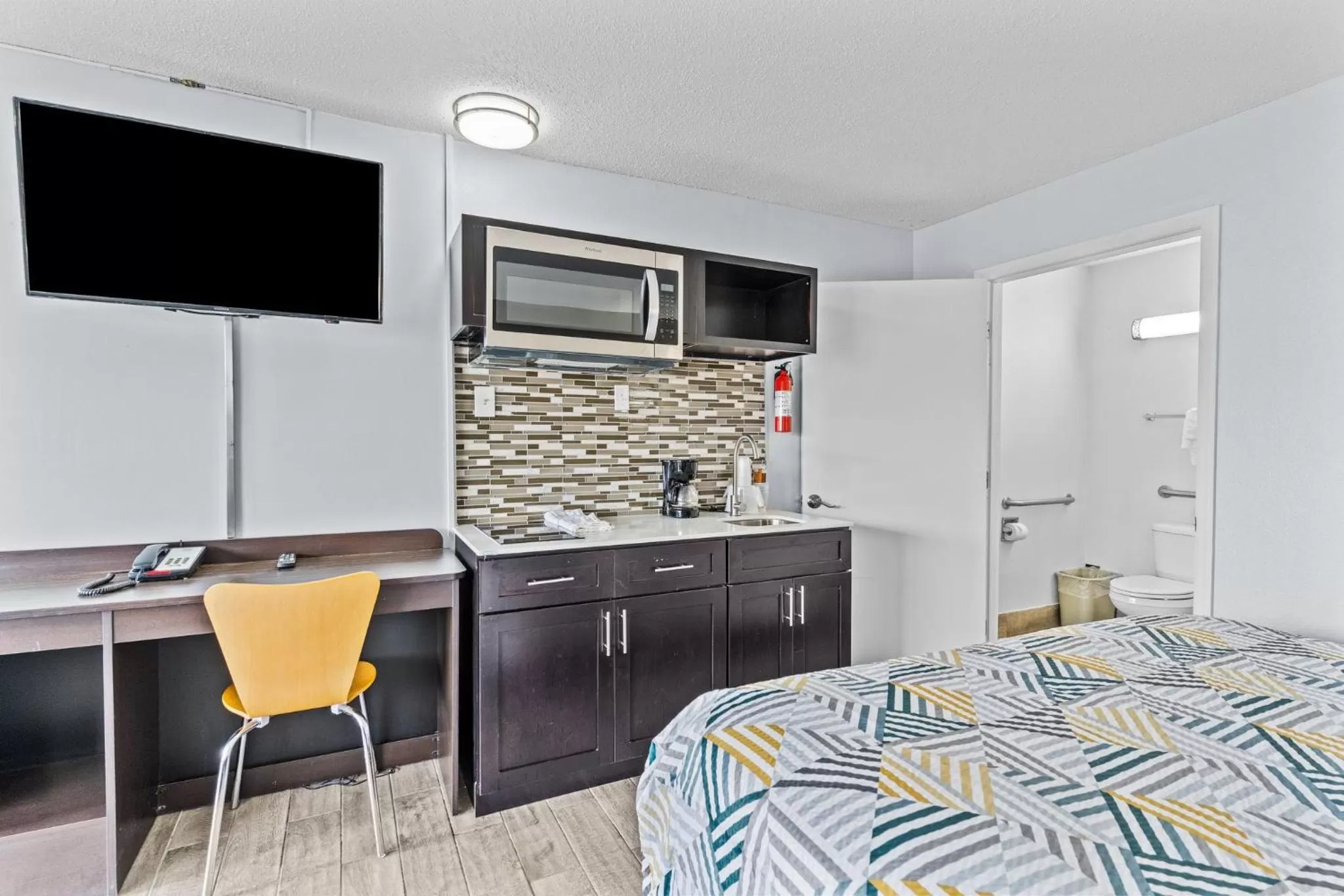 Bed in Studio 6 Wilmington, NC