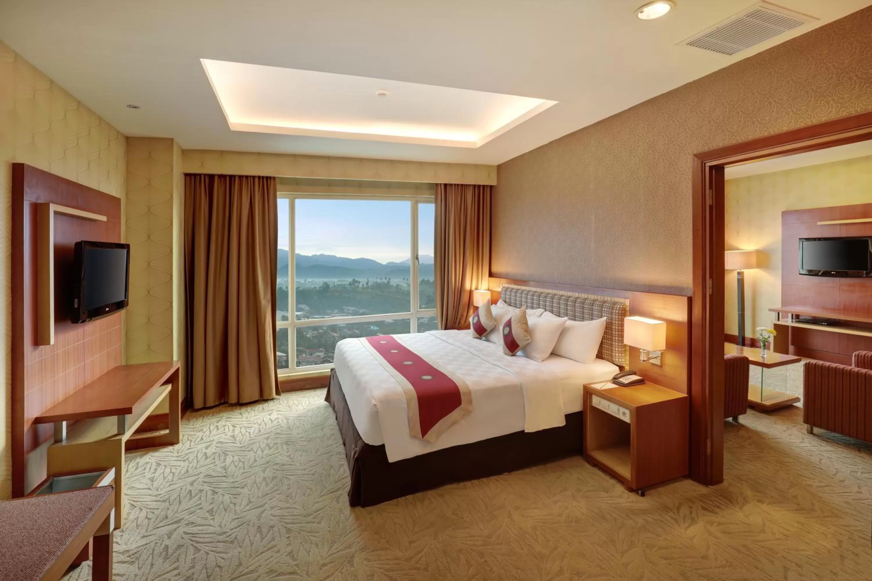 Photo of the whole room, Bed in Swiss-Belhotel Maleosan Manado