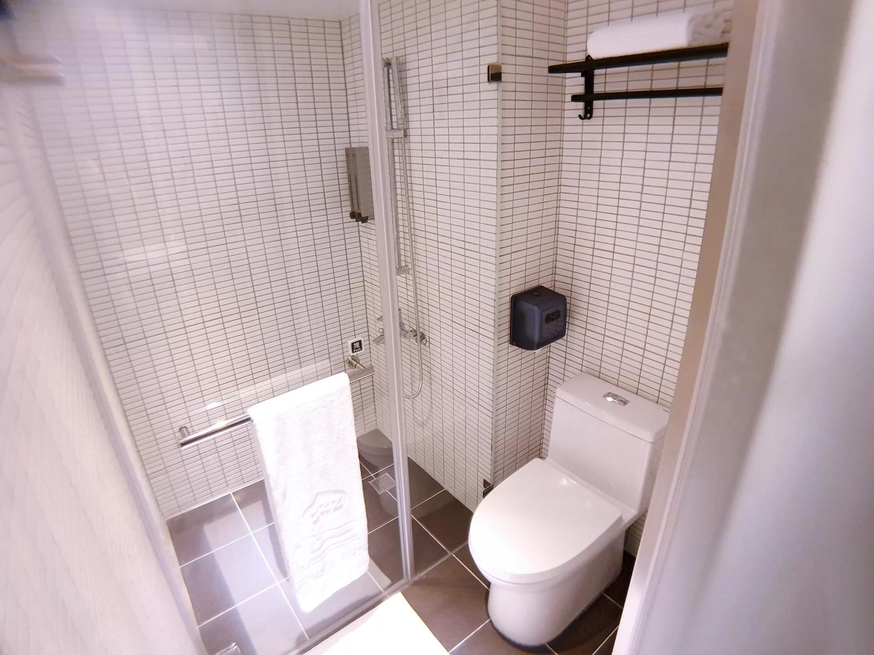 Shower in River inn Station