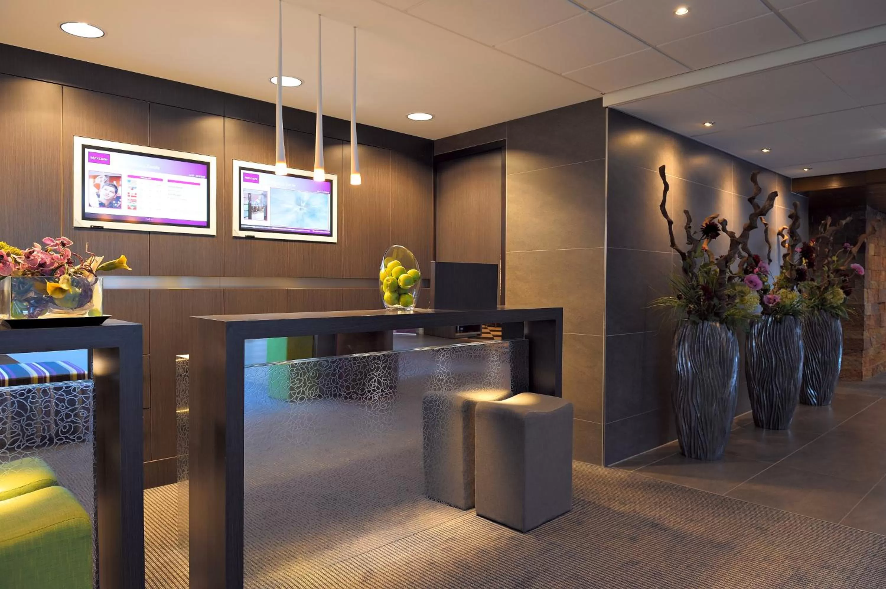 Lobby or reception in Mercure Hotel Zwolle