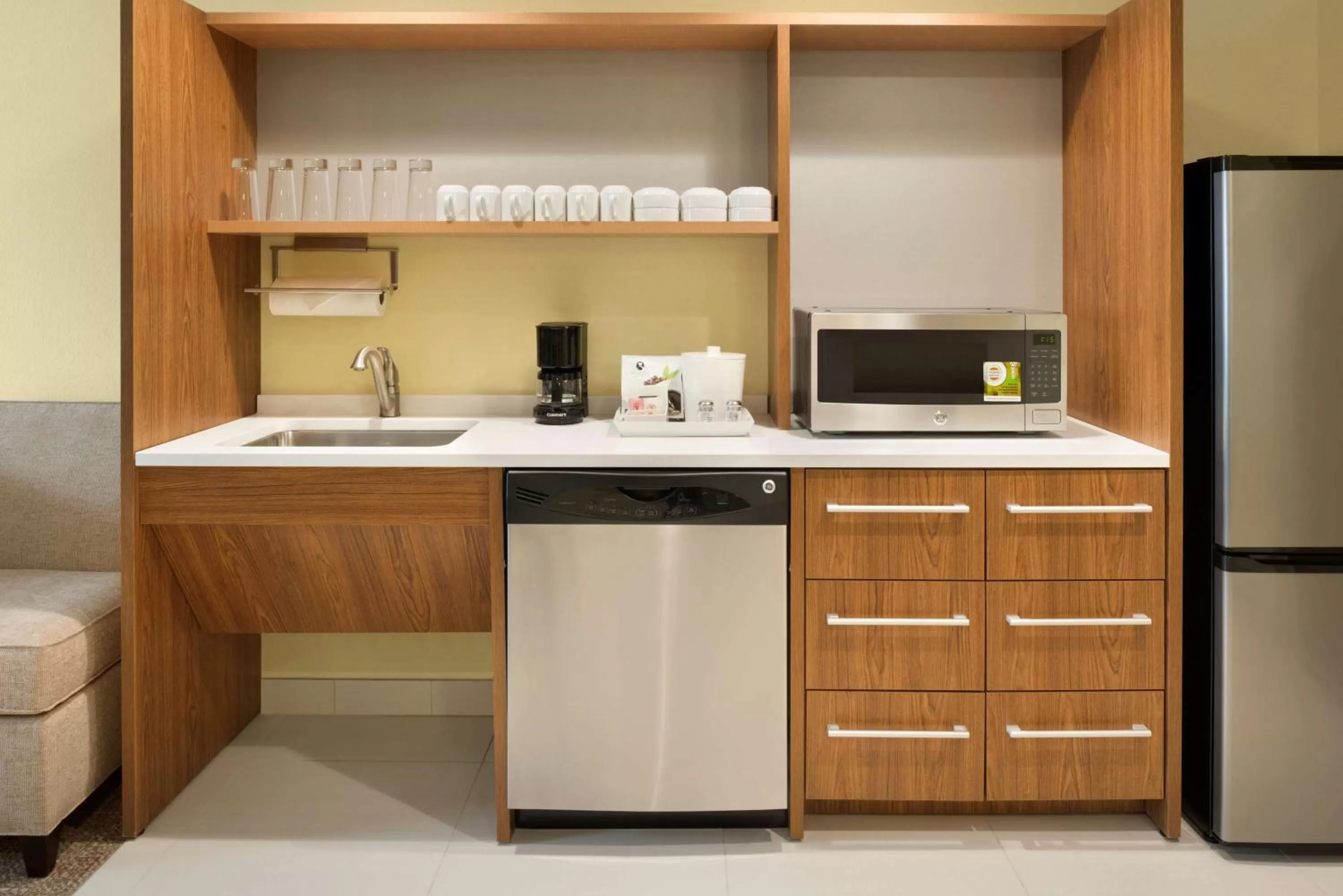 Kitchen or kitchenette in Home2 Suites By Hilton Middleburg Heights Cleveland