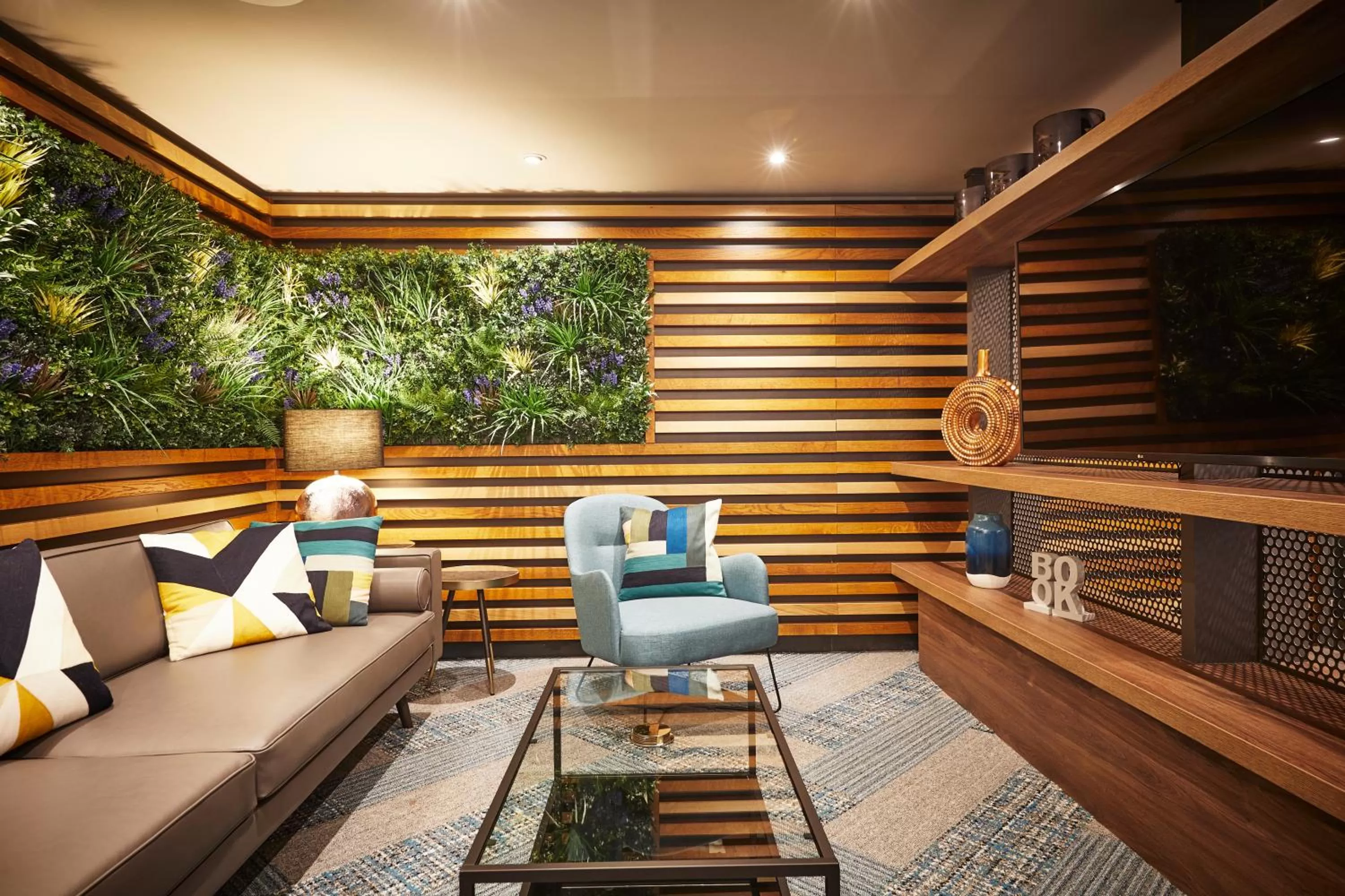 Seating area in Roomzzz York City