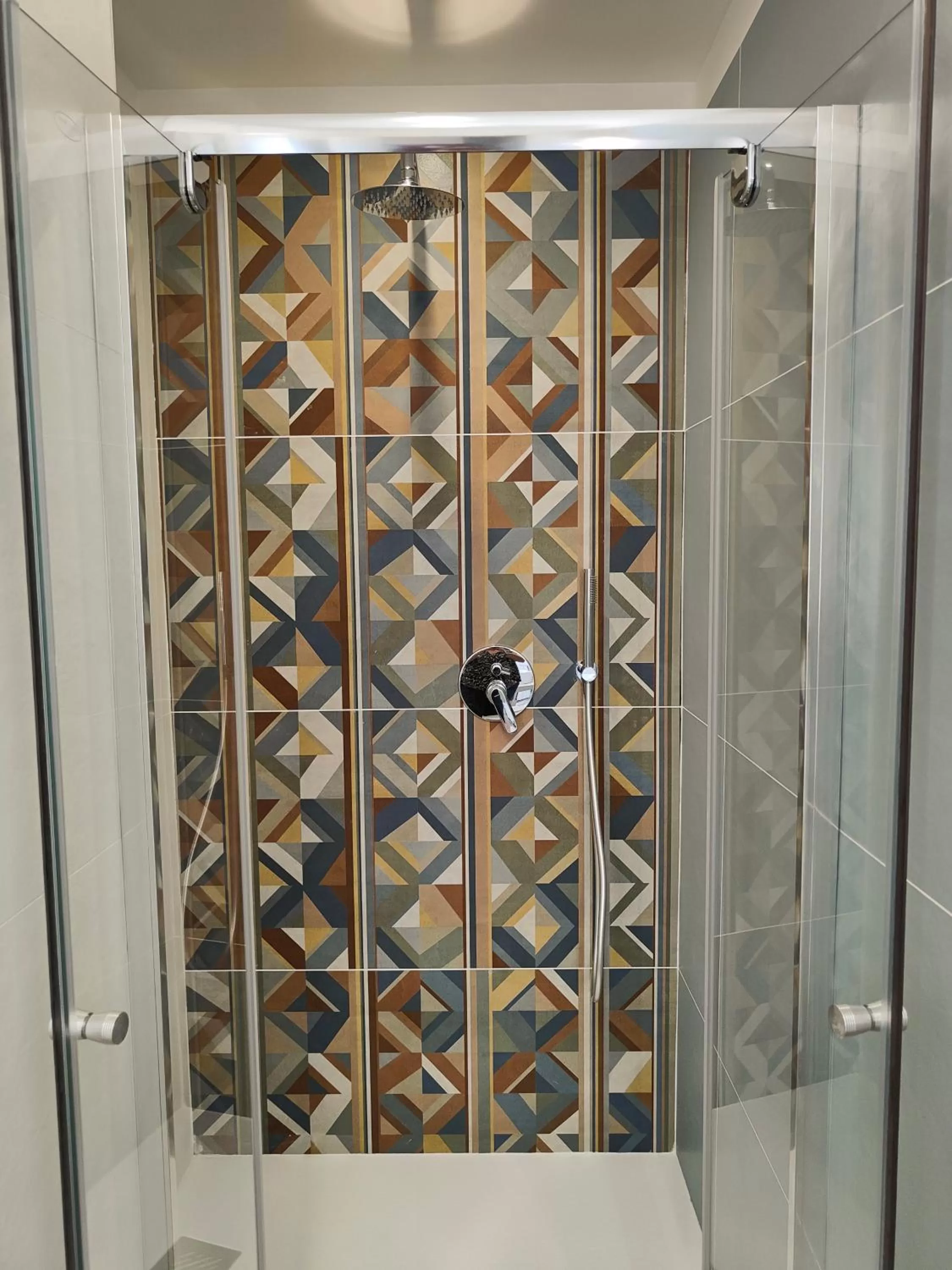 Shower in Pompeya Bed and Breakfast