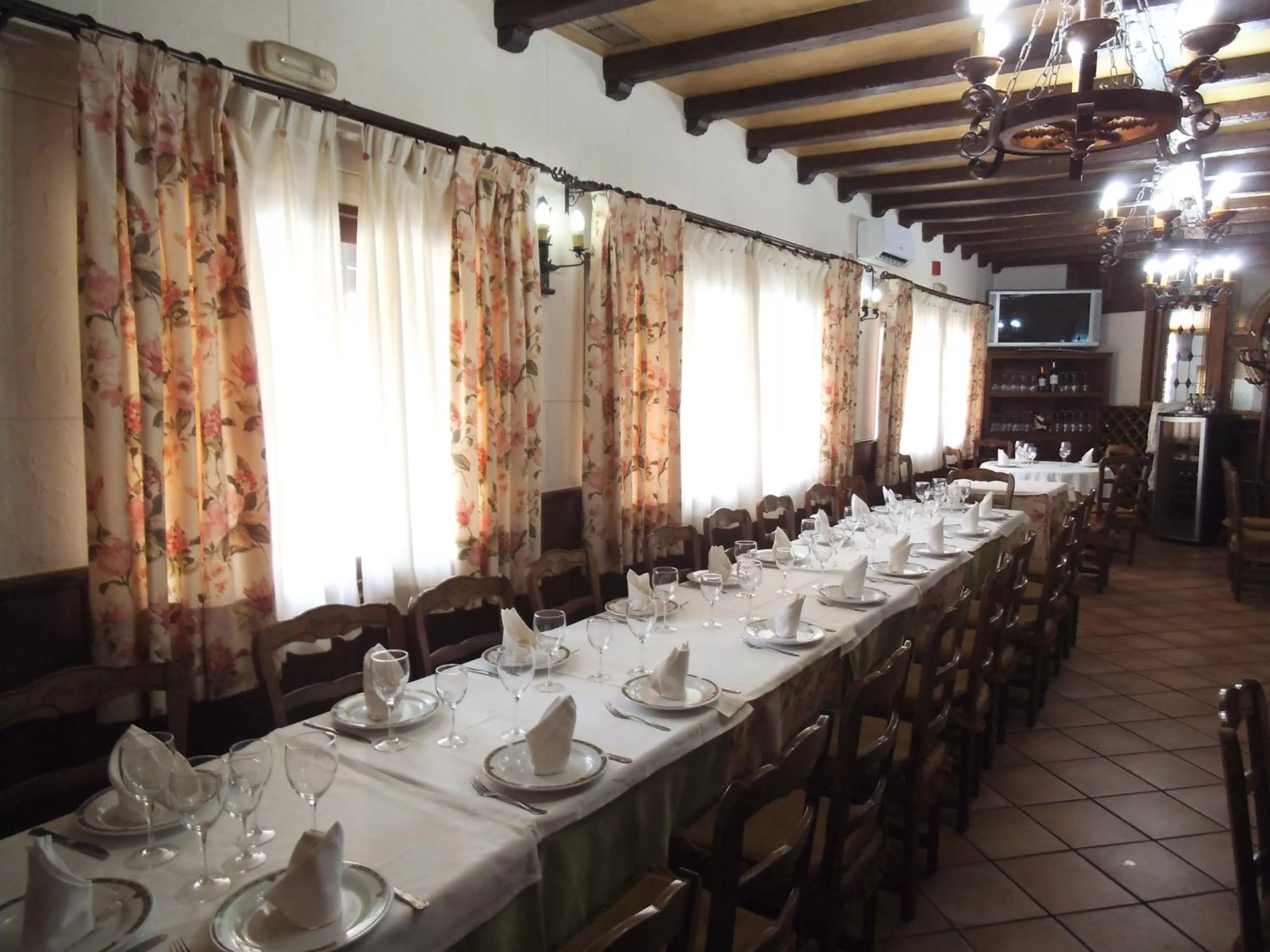 Restaurant/places to eat in Hostal Los Galgos