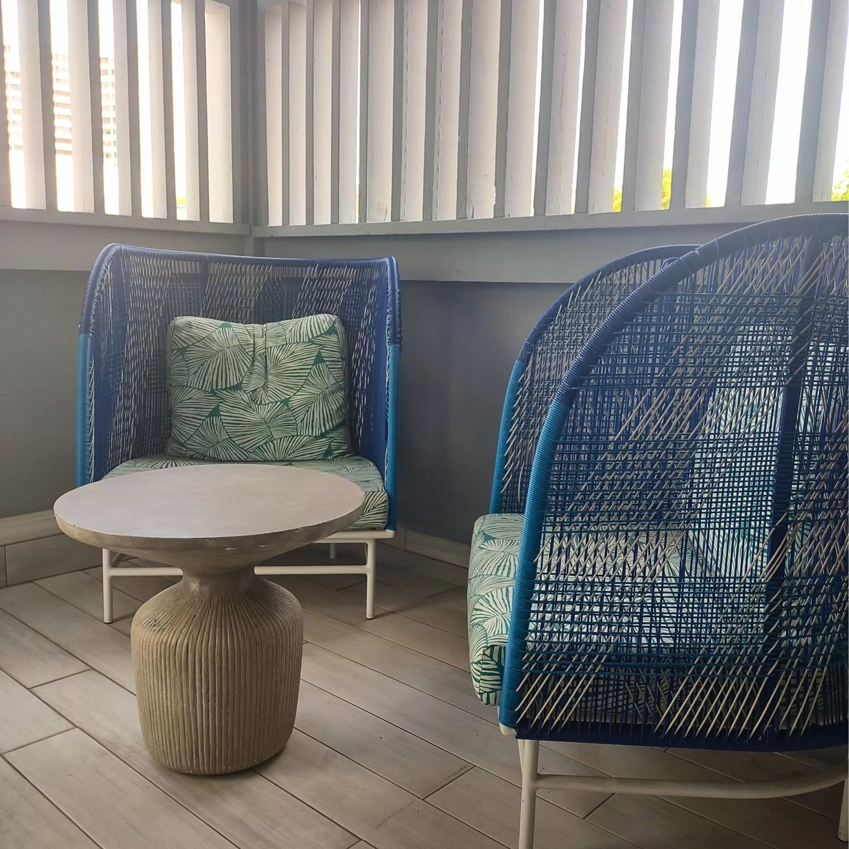 Seating area in Trópica Beach Hotel