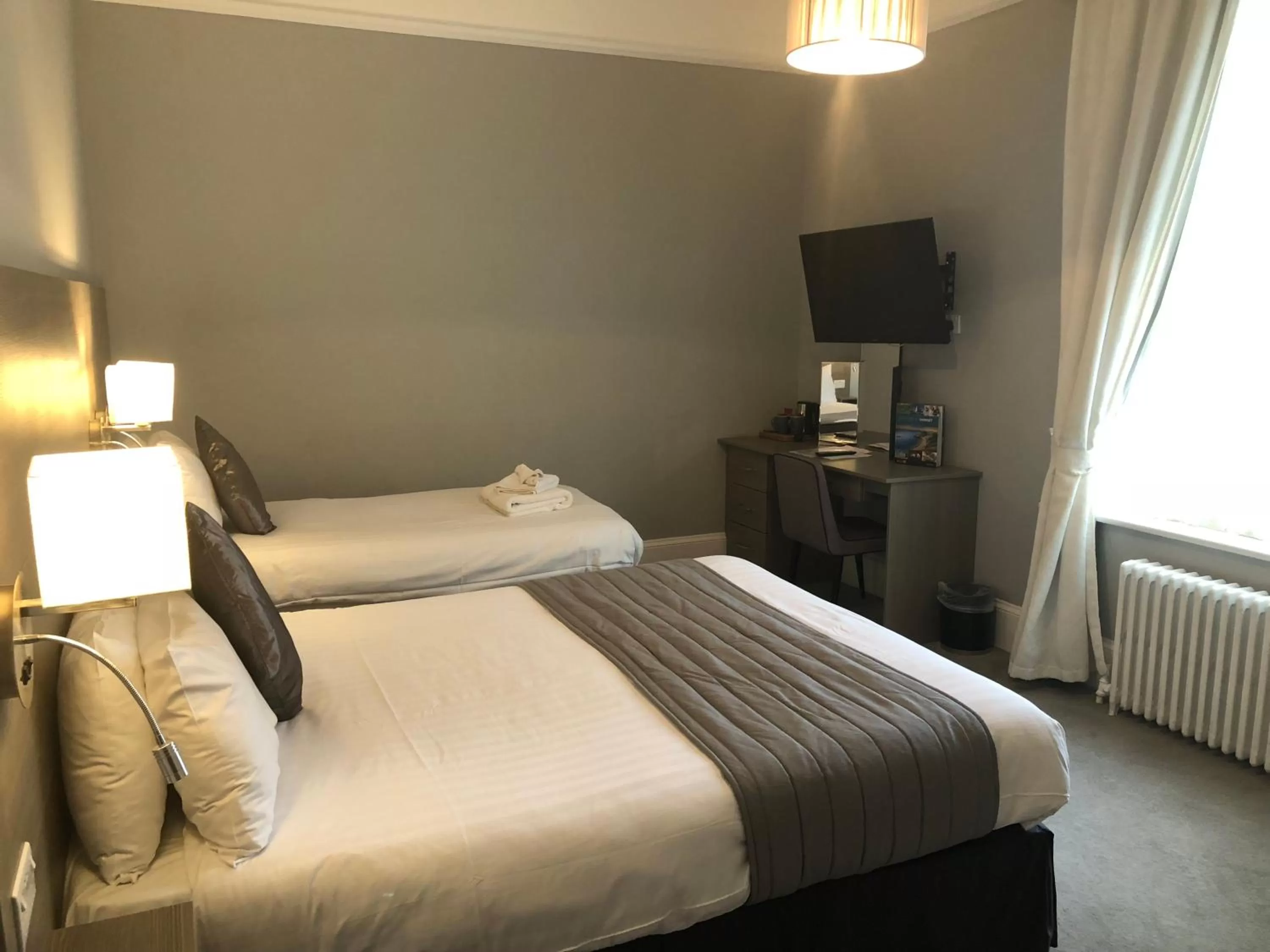 Bedroom, Bed in Cottonwood Boutique