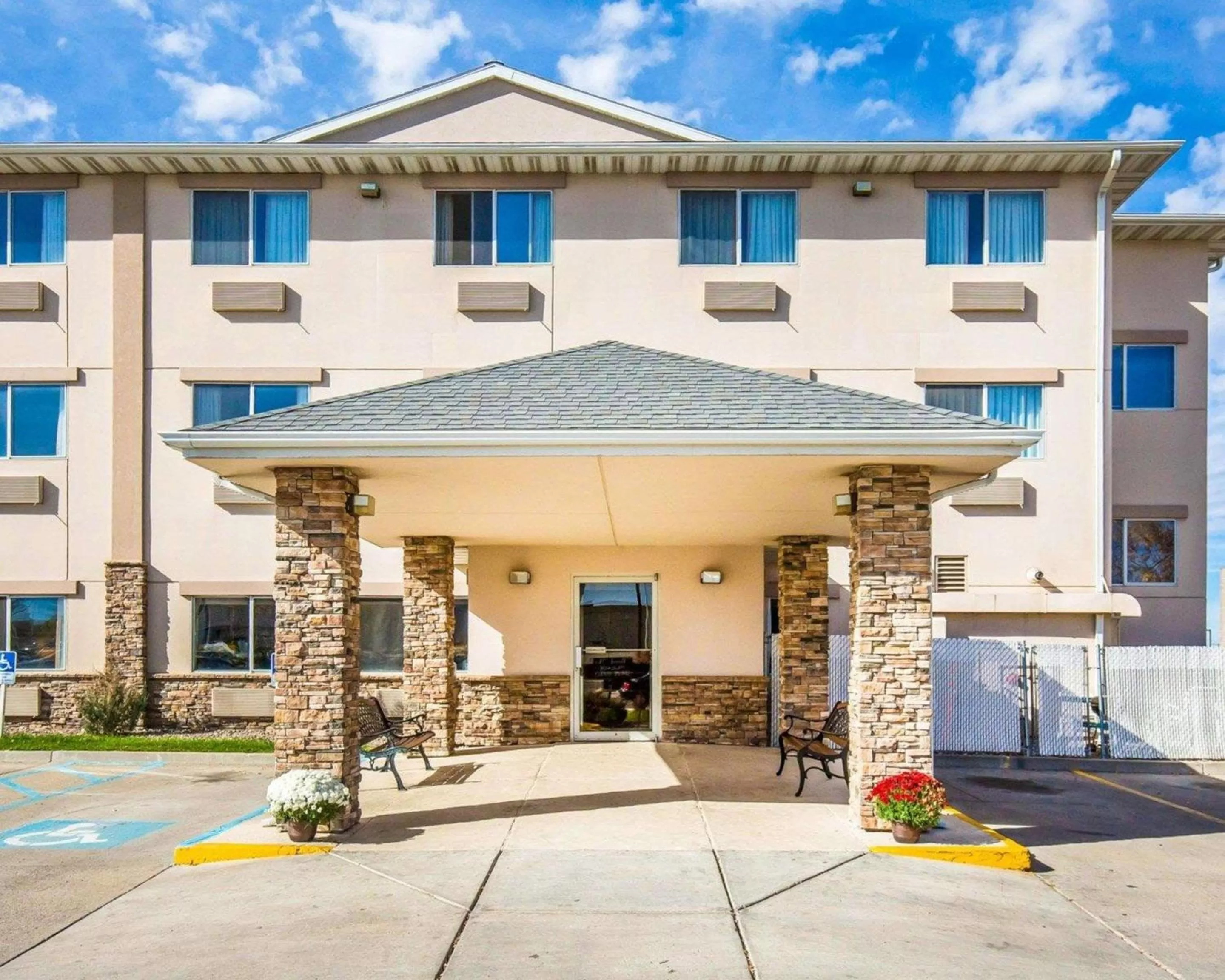 Property building in Comfort Inn Great Falls South