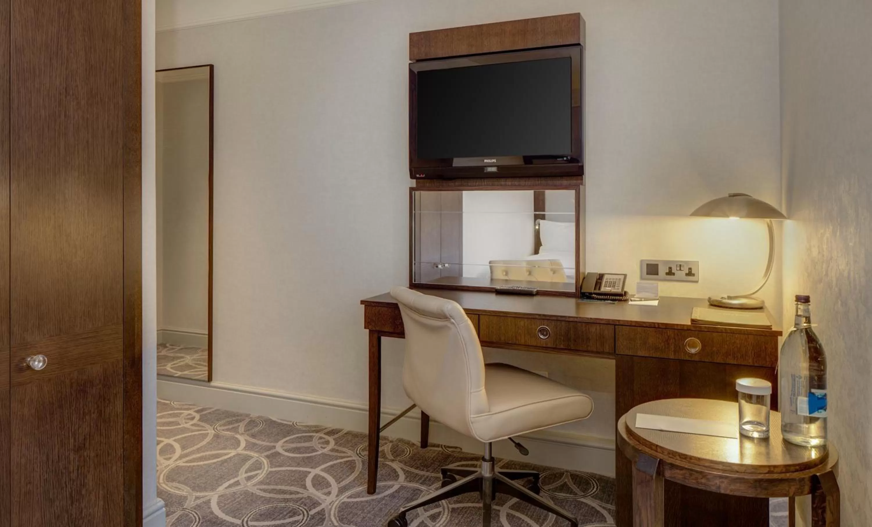 Bedroom in Glasgow Grosvenor Hotel